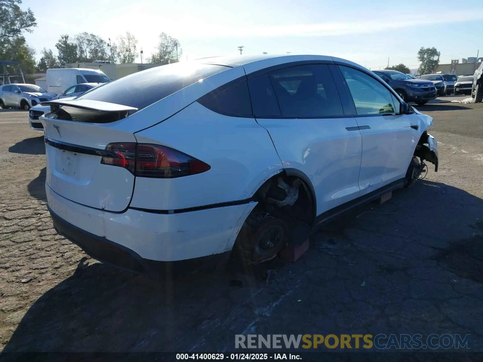 4 fotografías del automóvil dañado 7SAXCBE56NF329657 TESLA MODEL X 2022