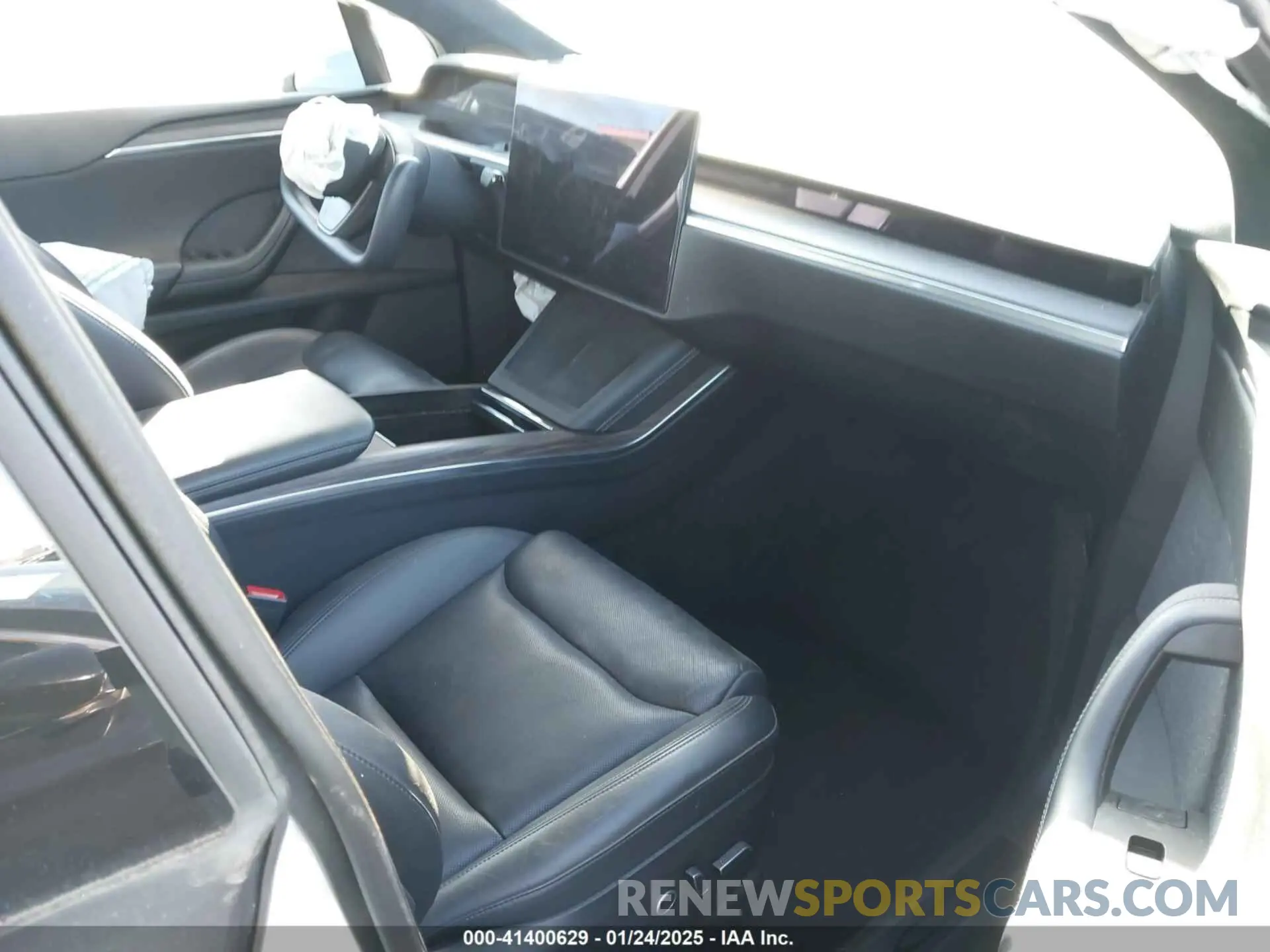 5 fotografías del automóvil dañado 7SAXCBE56NF329657 TESLA MODEL X 2022