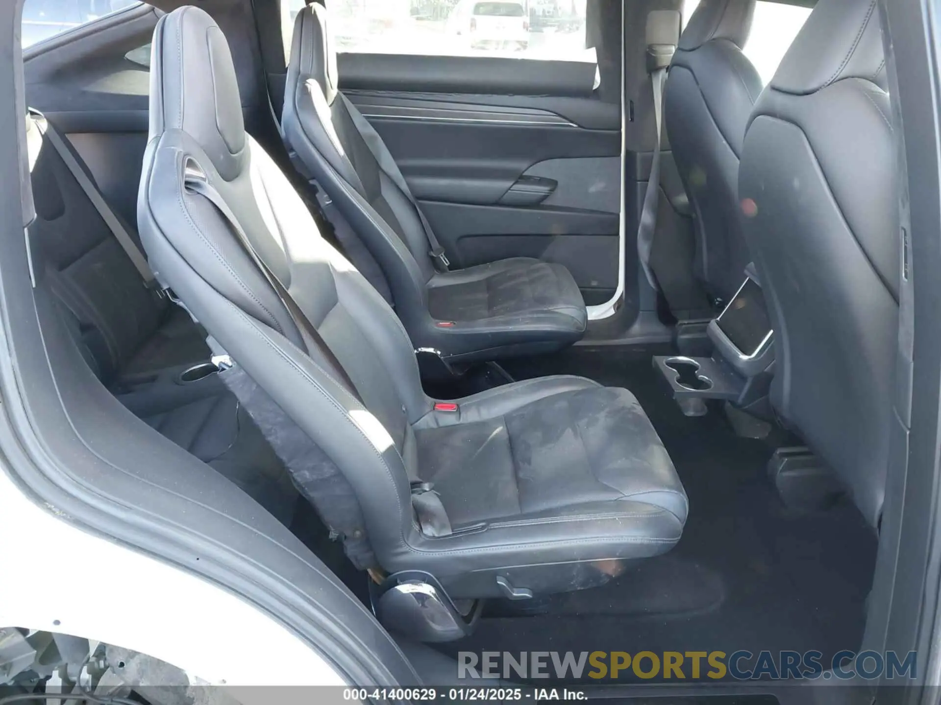 8 fotografías del automóvil dañado 7SAXCBE56NF329657 TESLA MODEL X 2022