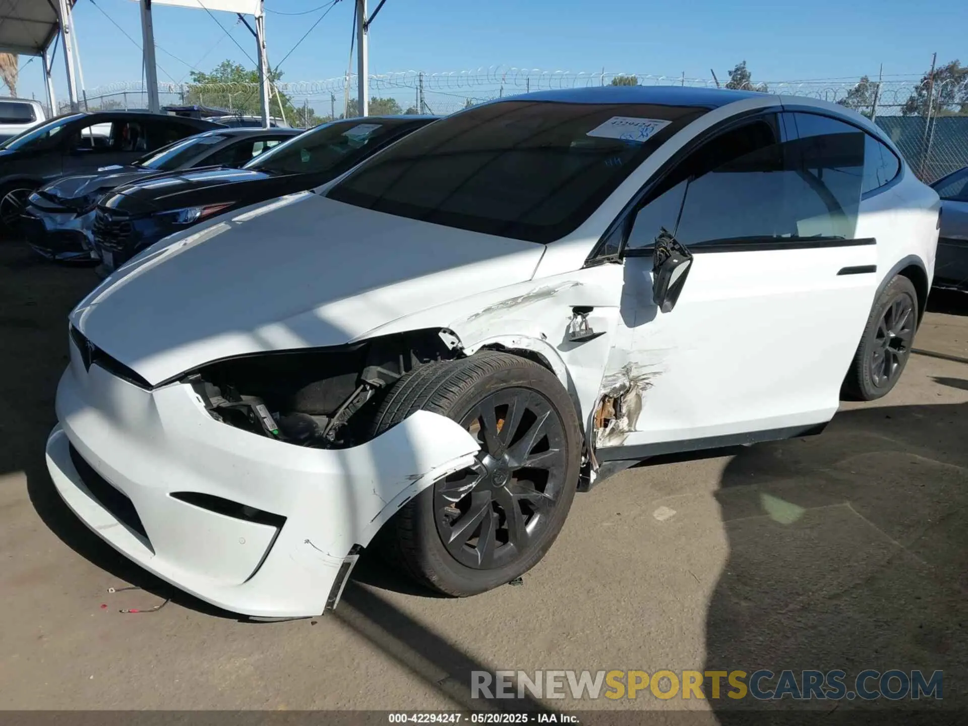 2 fotografías del automóvil dañado 7SAXCBE57NF337329 TESLA MODEL X 2022