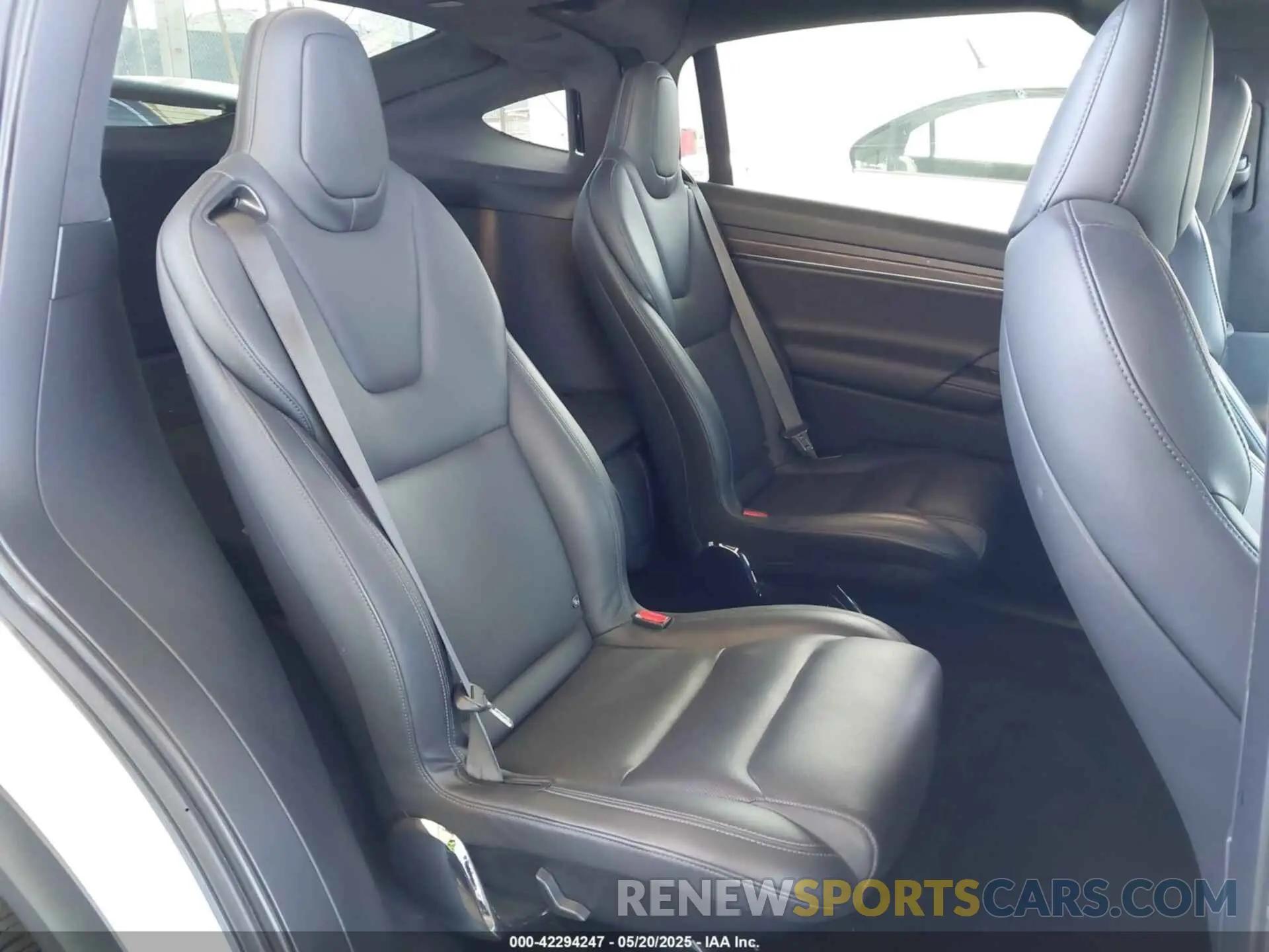 8 fotografías del automóvil dañado 7SAXCBE57NF337329 TESLA MODEL X 2022