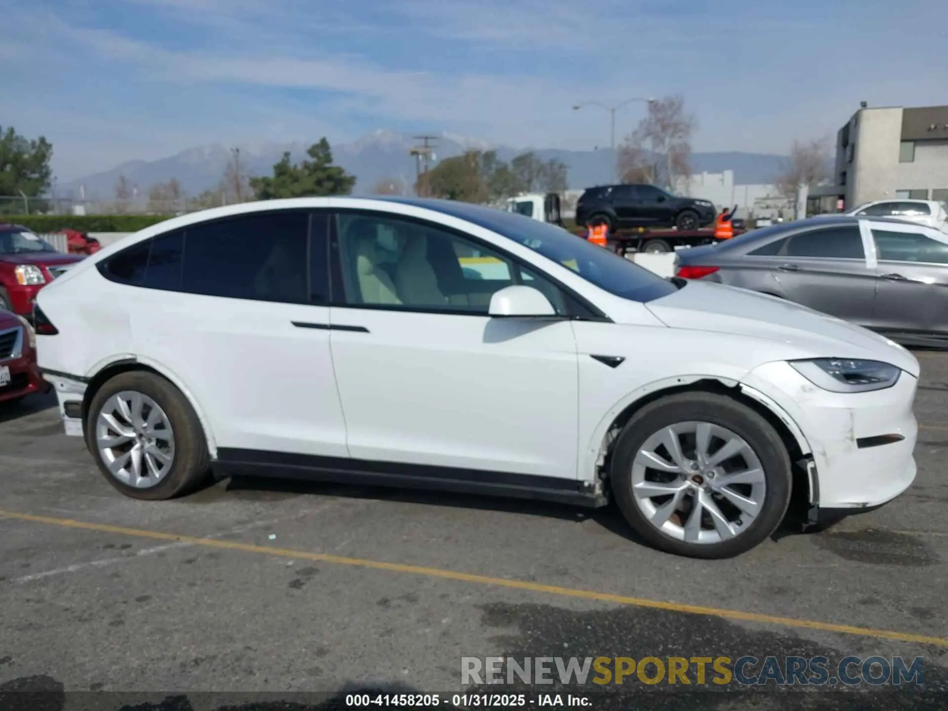 14 fotografías del automóvil dañado 7SAXCBE58NF336321 TESLA MODEL X 2022