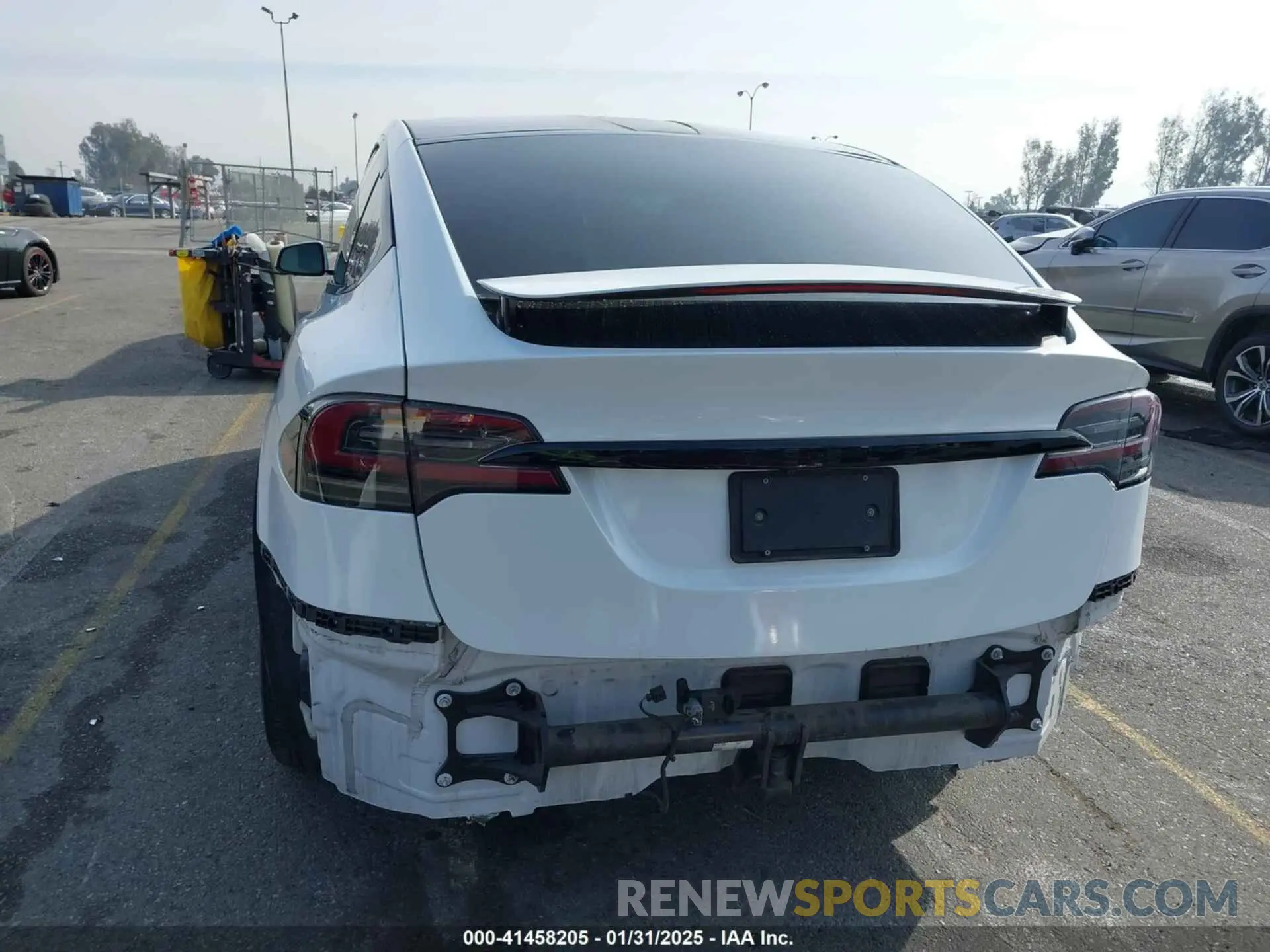 17 fotografías del automóvil dañado 7SAXCBE58NF336321 TESLA MODEL X 2022