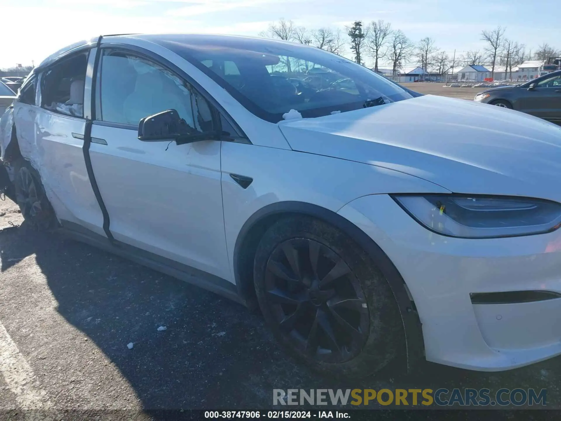 19 fotografías del automóvil dañado 7SAXCBE59NF329037 TESLA MODEL X 2022