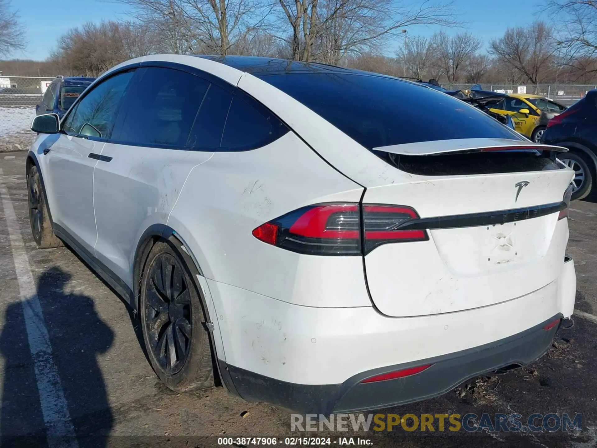 3 fotografías del automóvil dañado 7SAXCBE59NF329037 TESLA MODEL X 2022