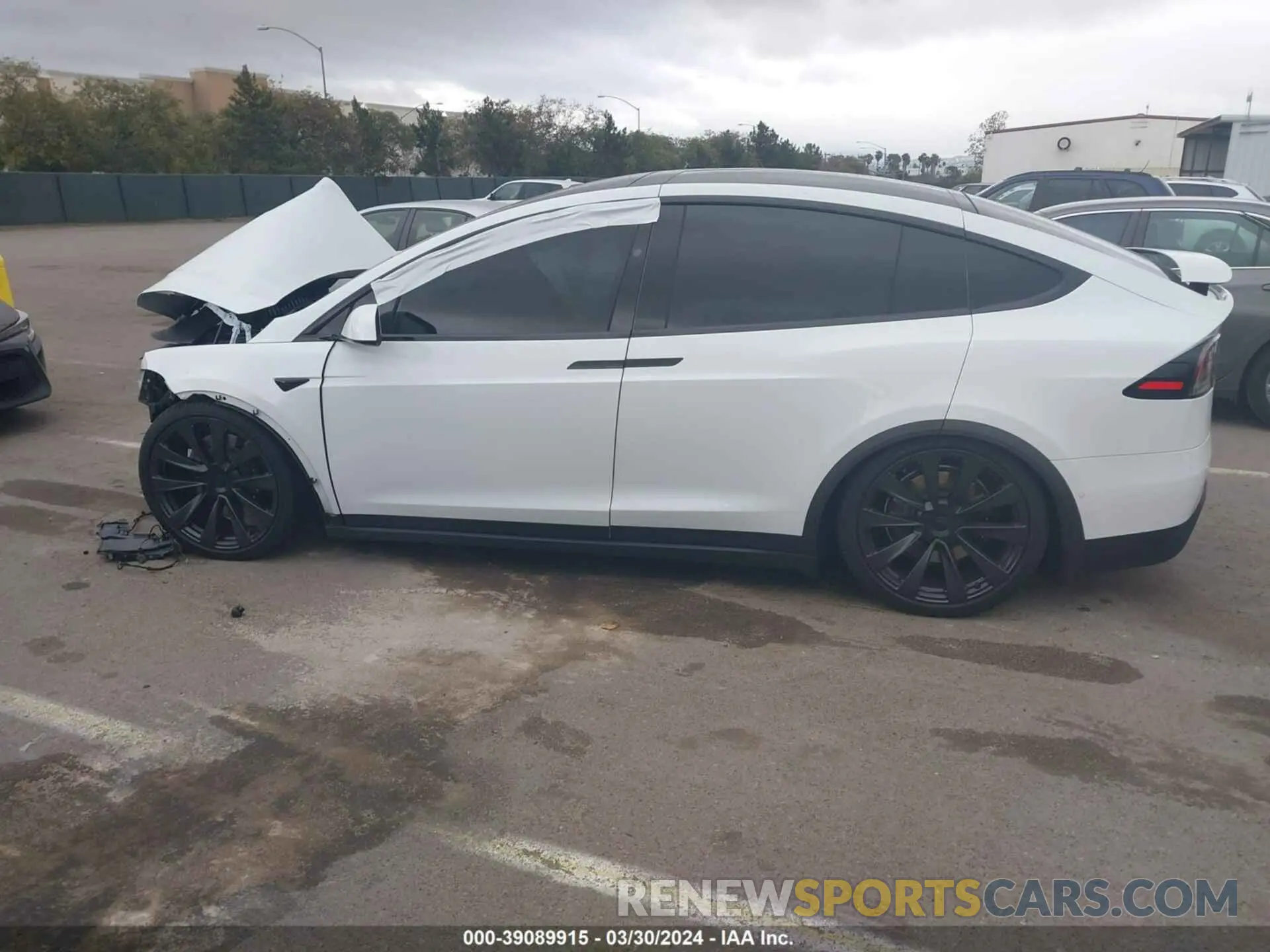 14 fotografías del automóvil dañado 7SAXCBE59NF355105 TESLA MODEL X 2022