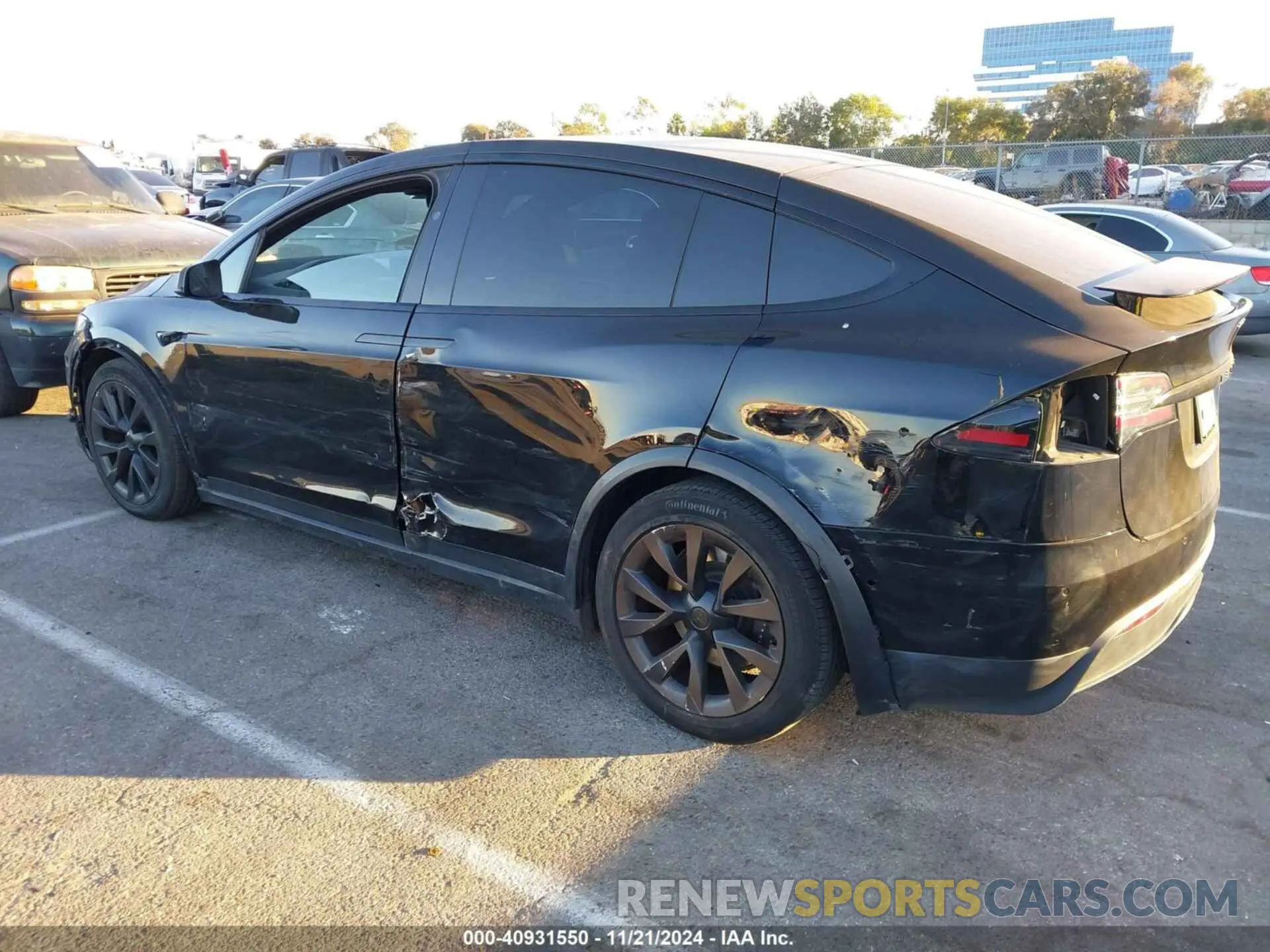 3 fotografías del automóvil dañado 7SAXCBE5XNF335266 TESLA MODEL X 2022
