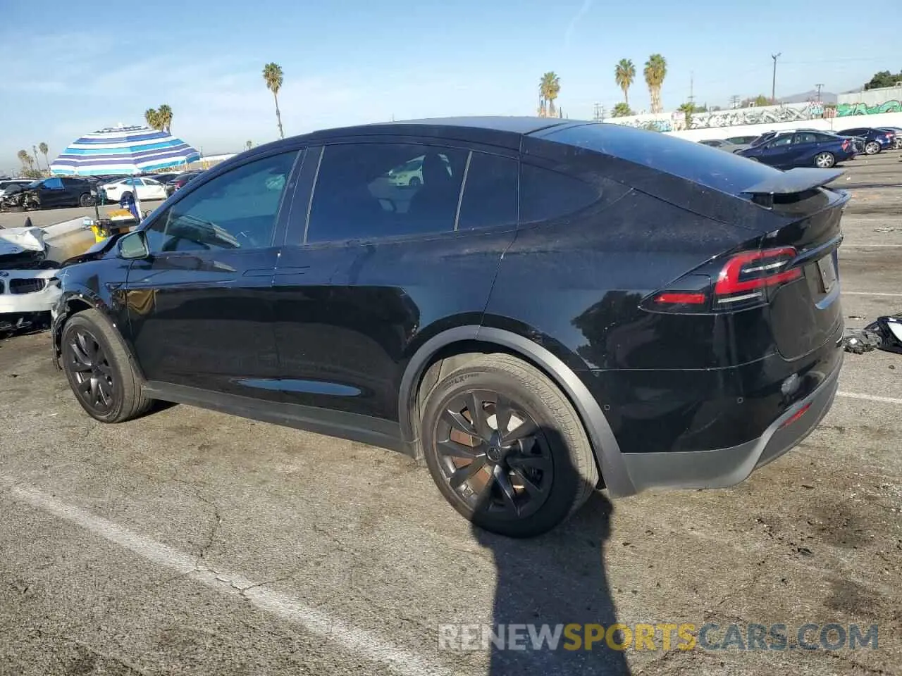 2 fotografías del automóvil dañado 7SAXCBE5XNF362497 TESLA MODEL X 2022