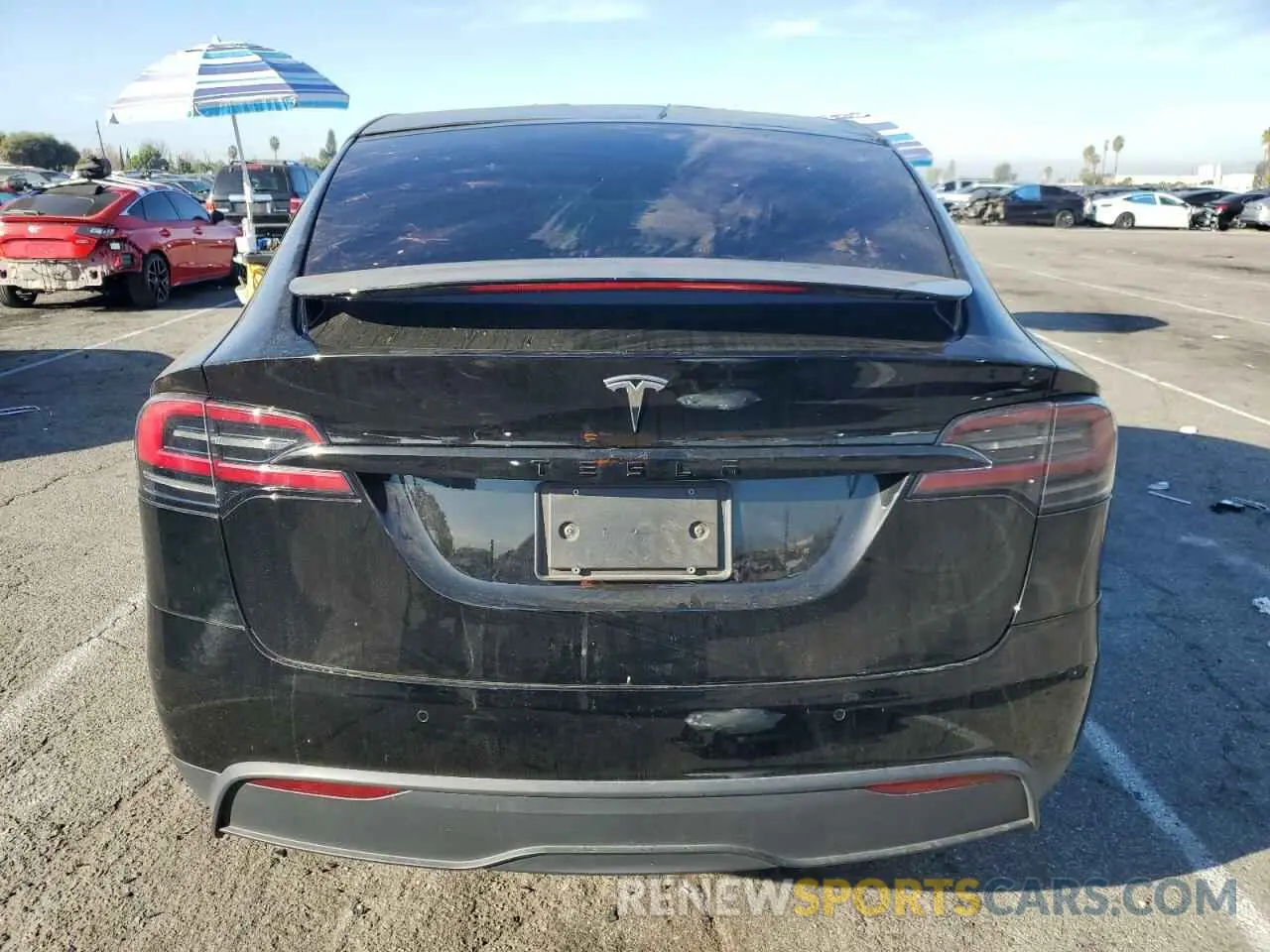 6 fotografías del automóvil dañado 7SAXCBE5XNF362497 TESLA MODEL X 2022