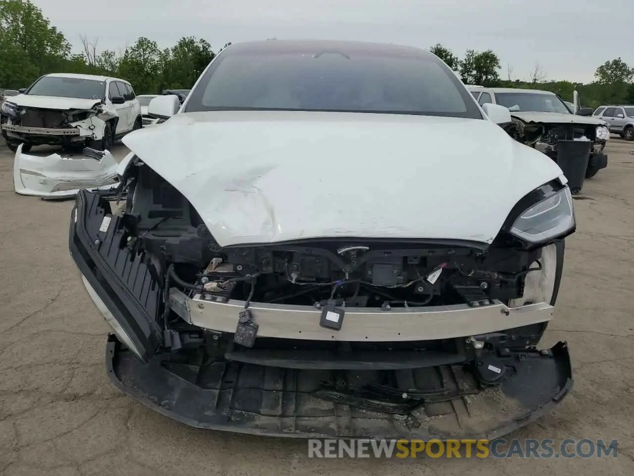 5 fotografías del automóvil dañado 7SAXCBE60NF329534 TESLA MODEL X 2022