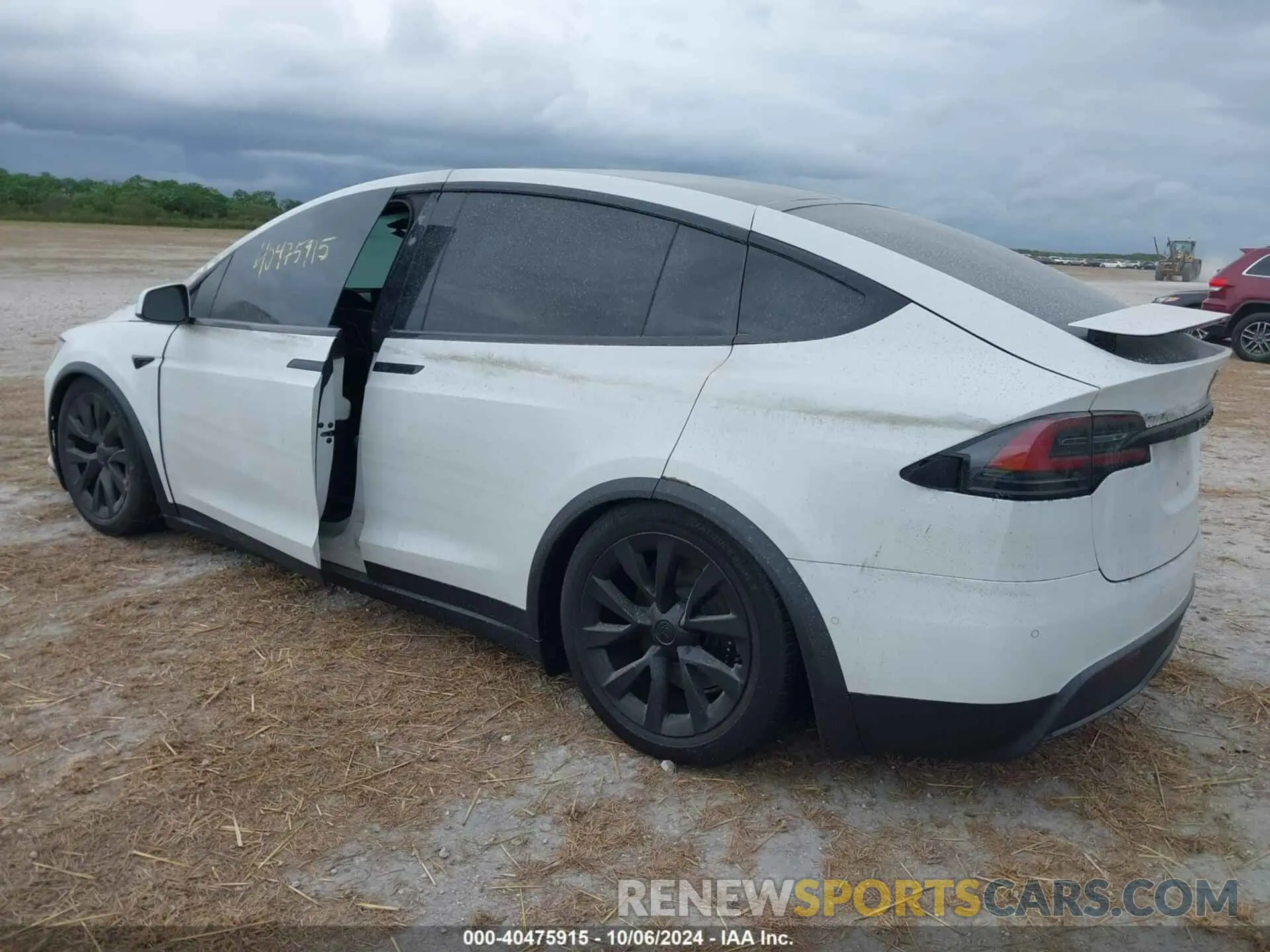 3 fotografías del automóvil dañado 7SAXCBE62NF333598 TESLA MODEL X 2022