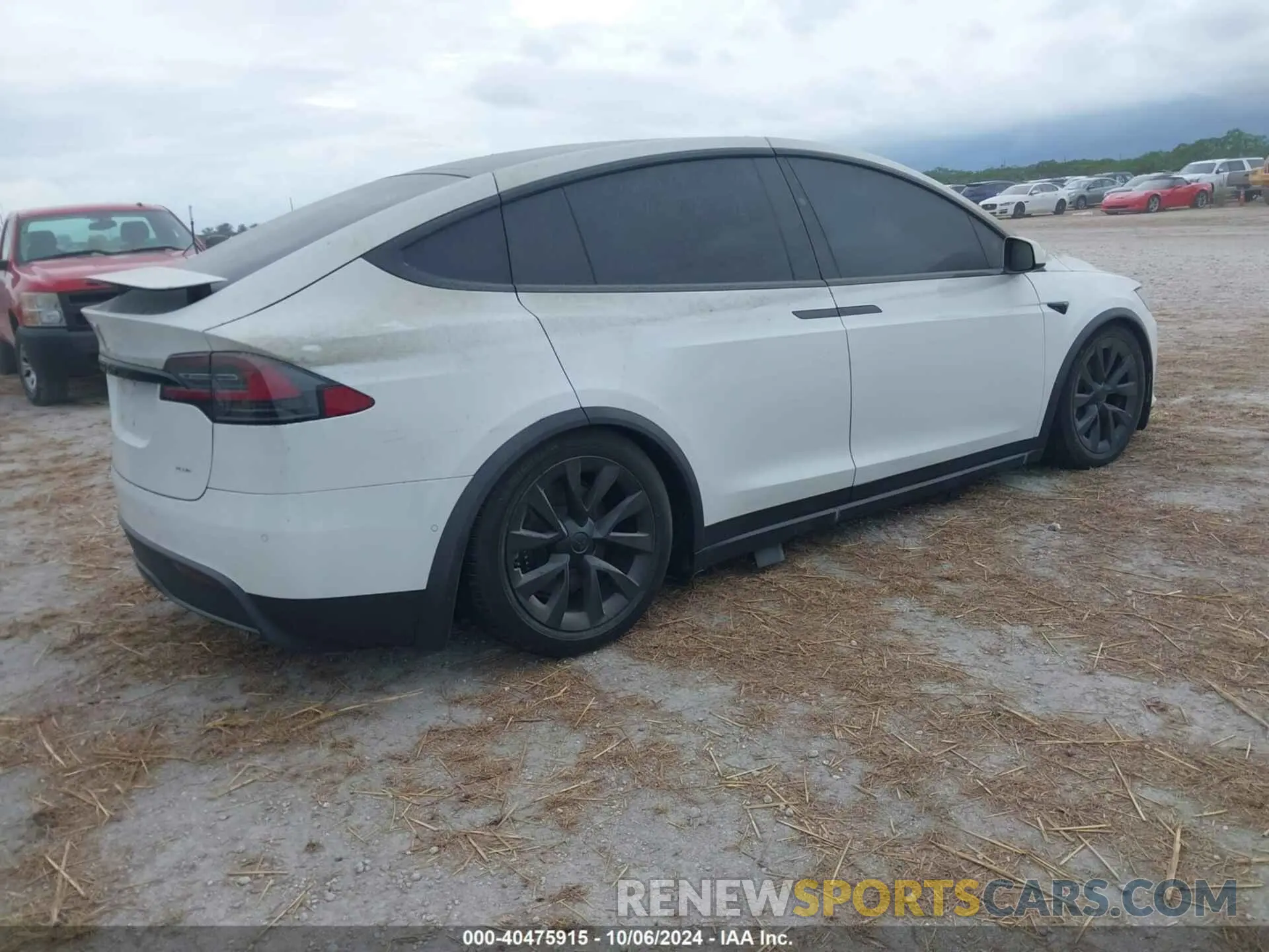 4 fotografías del automóvil dañado 7SAXCBE62NF333598 TESLA MODEL X 2022