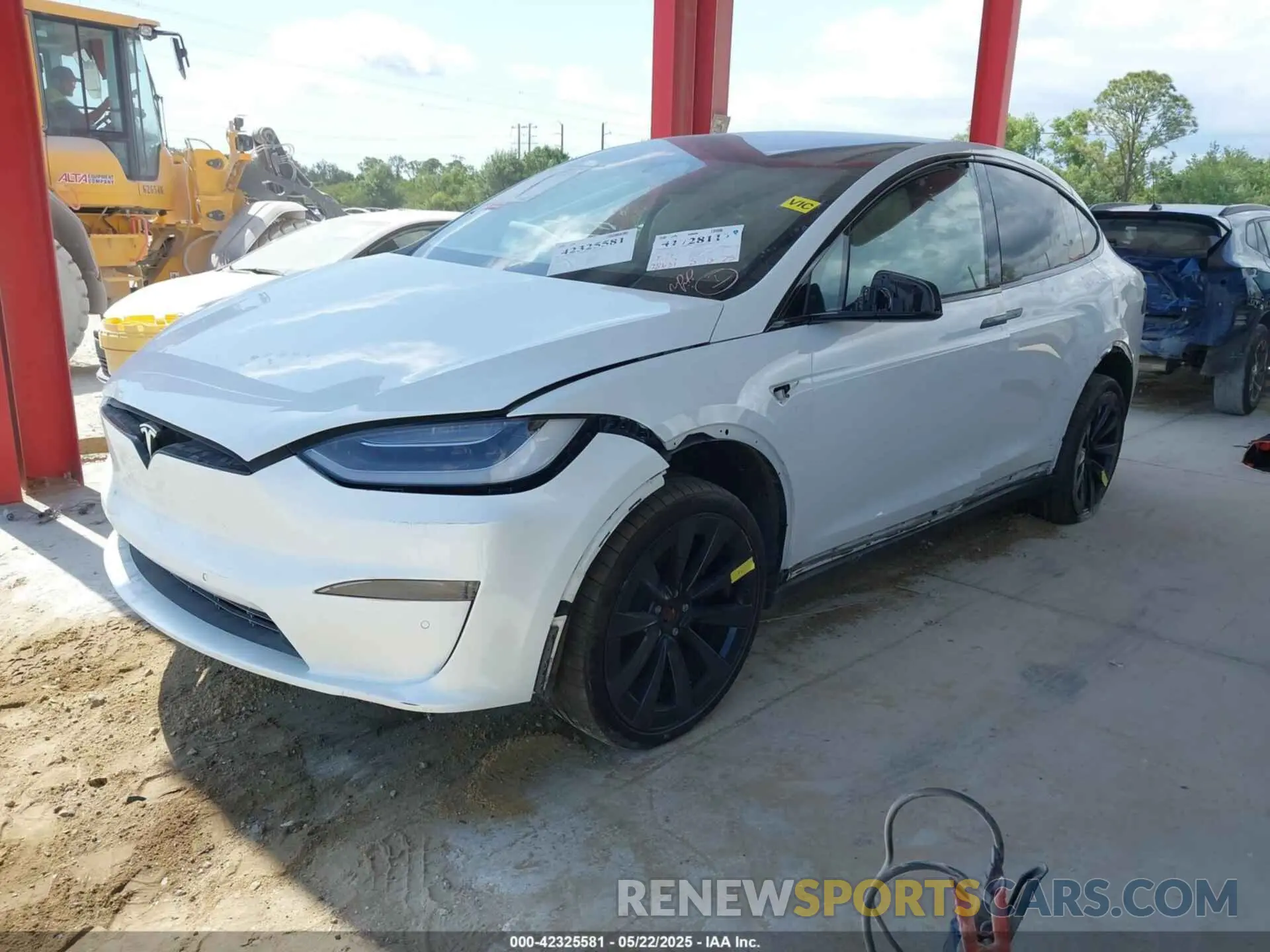 2 fotografías del automóvil dañado 7SAXCBE63NF356730 TESLA MODEL X 2022