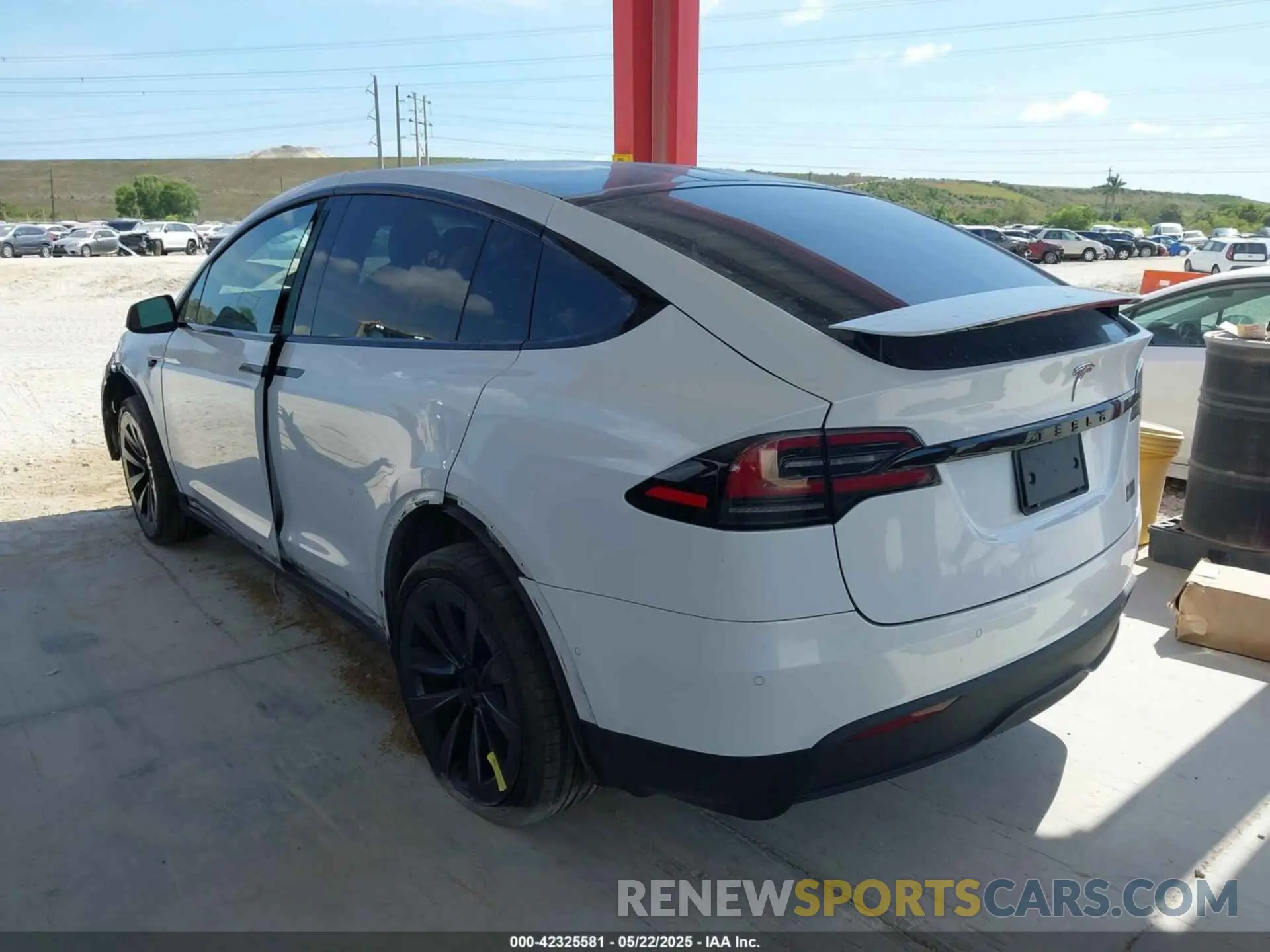3 fotografías del automóvil dañado 7SAXCBE63NF356730 TESLA MODEL X 2022