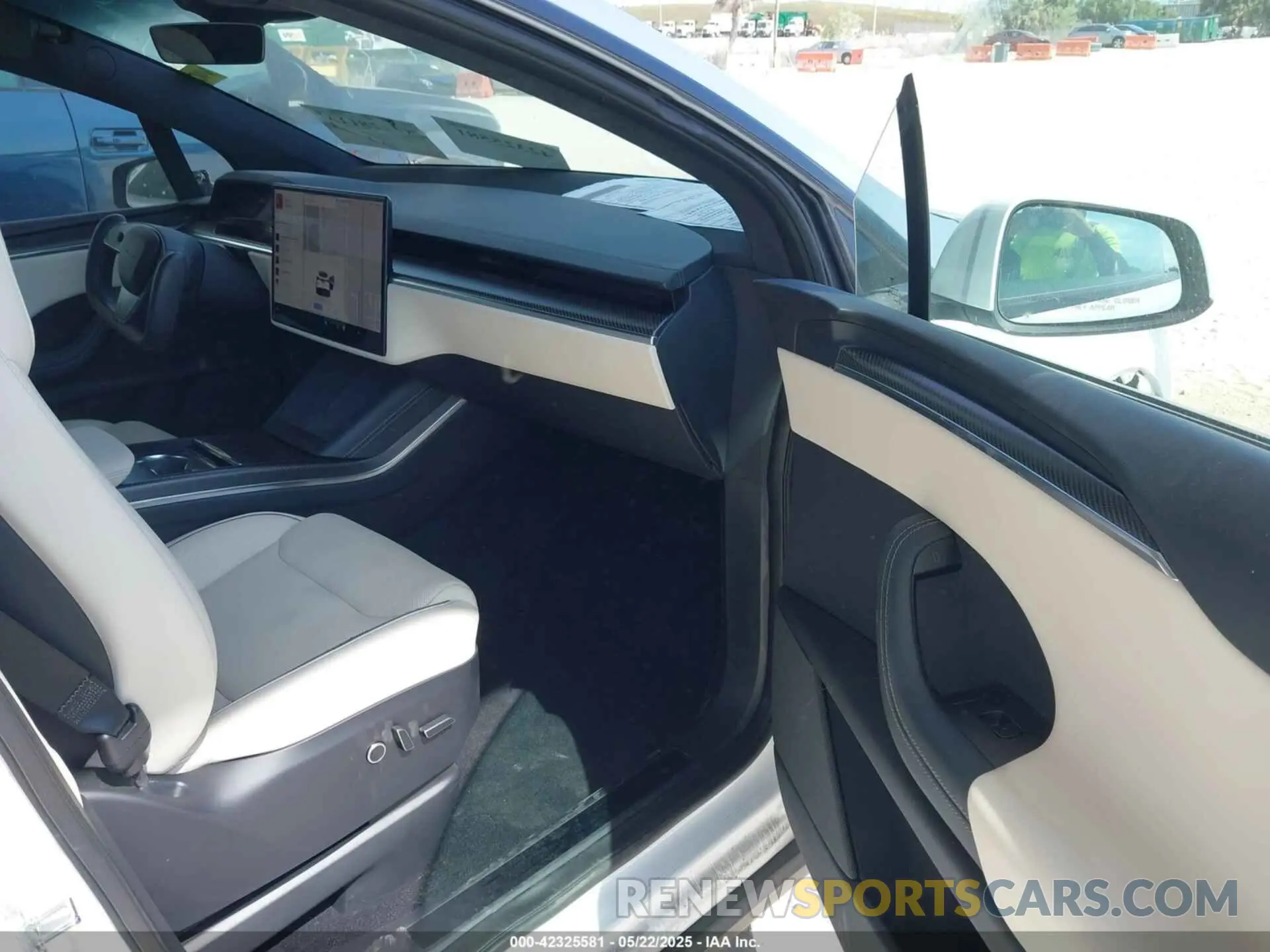 5 fotografías del automóvil dañado 7SAXCBE63NF356730 TESLA MODEL X 2022