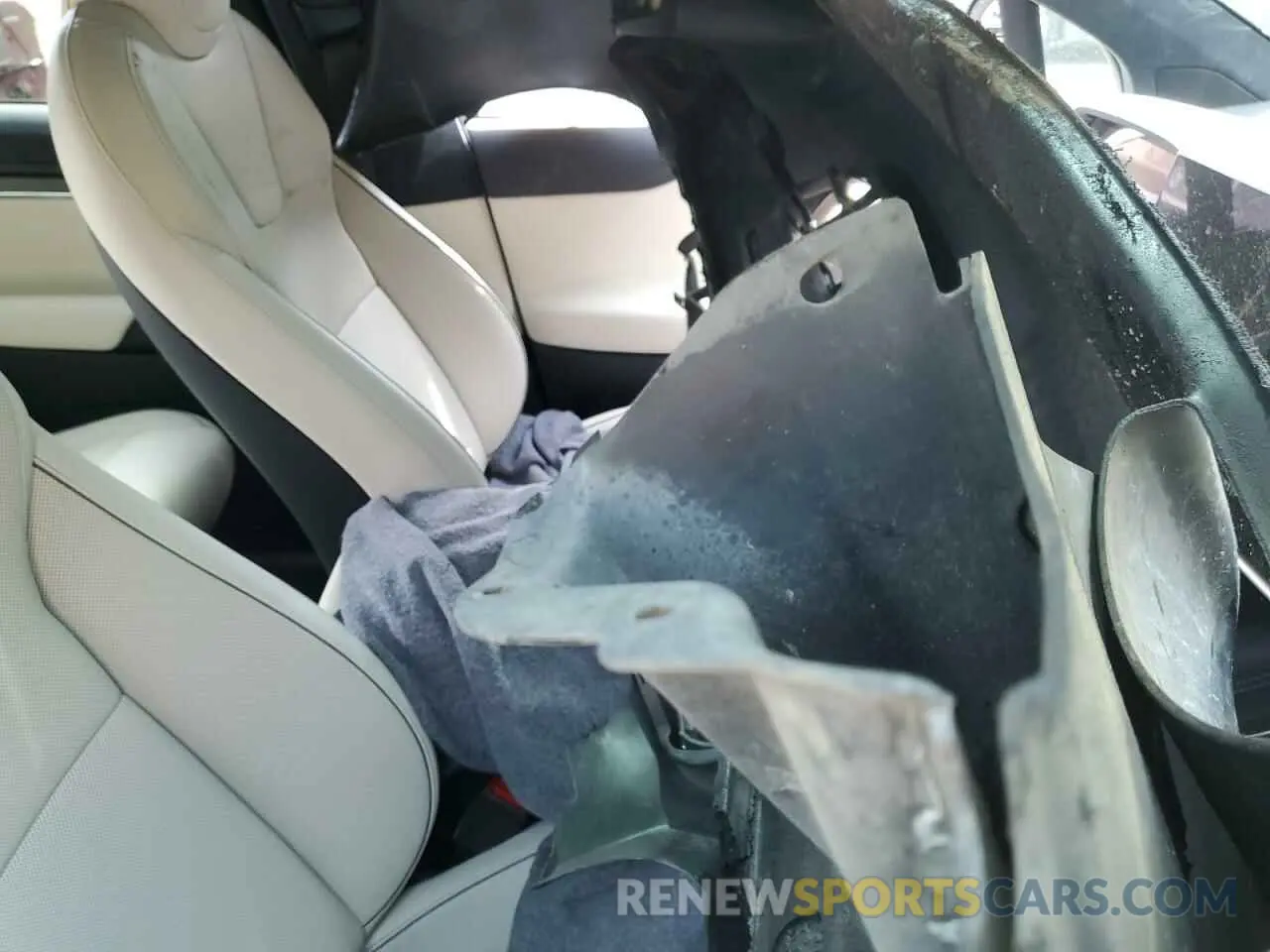 5 fotografías del automóvil dañado 7SAXCBE63NF360518 TESLA MODEL X 2022