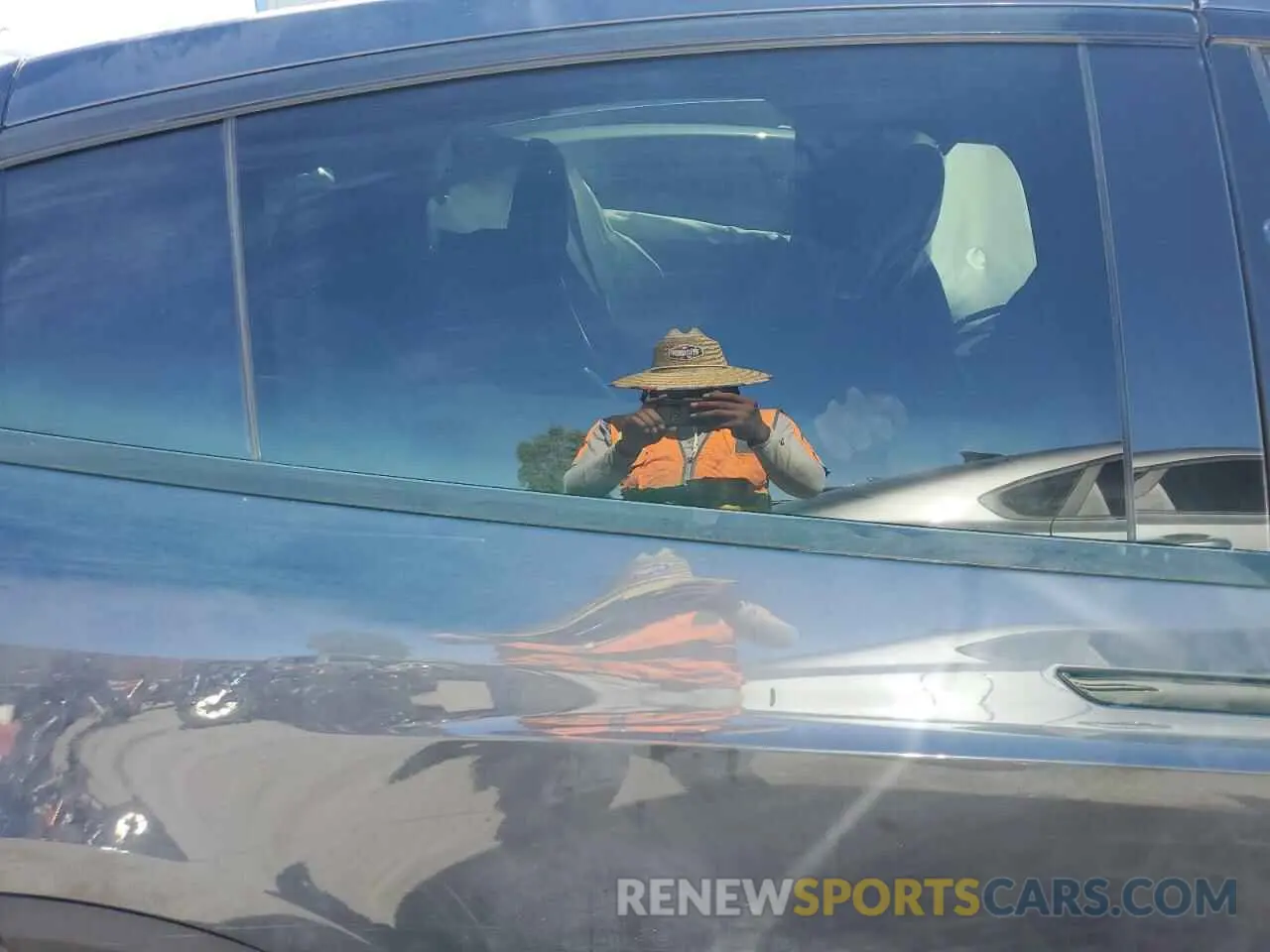 11 fotografías del automóvil dañado 7SAXCBE64NF329908 TESLA MODEL X 2022
