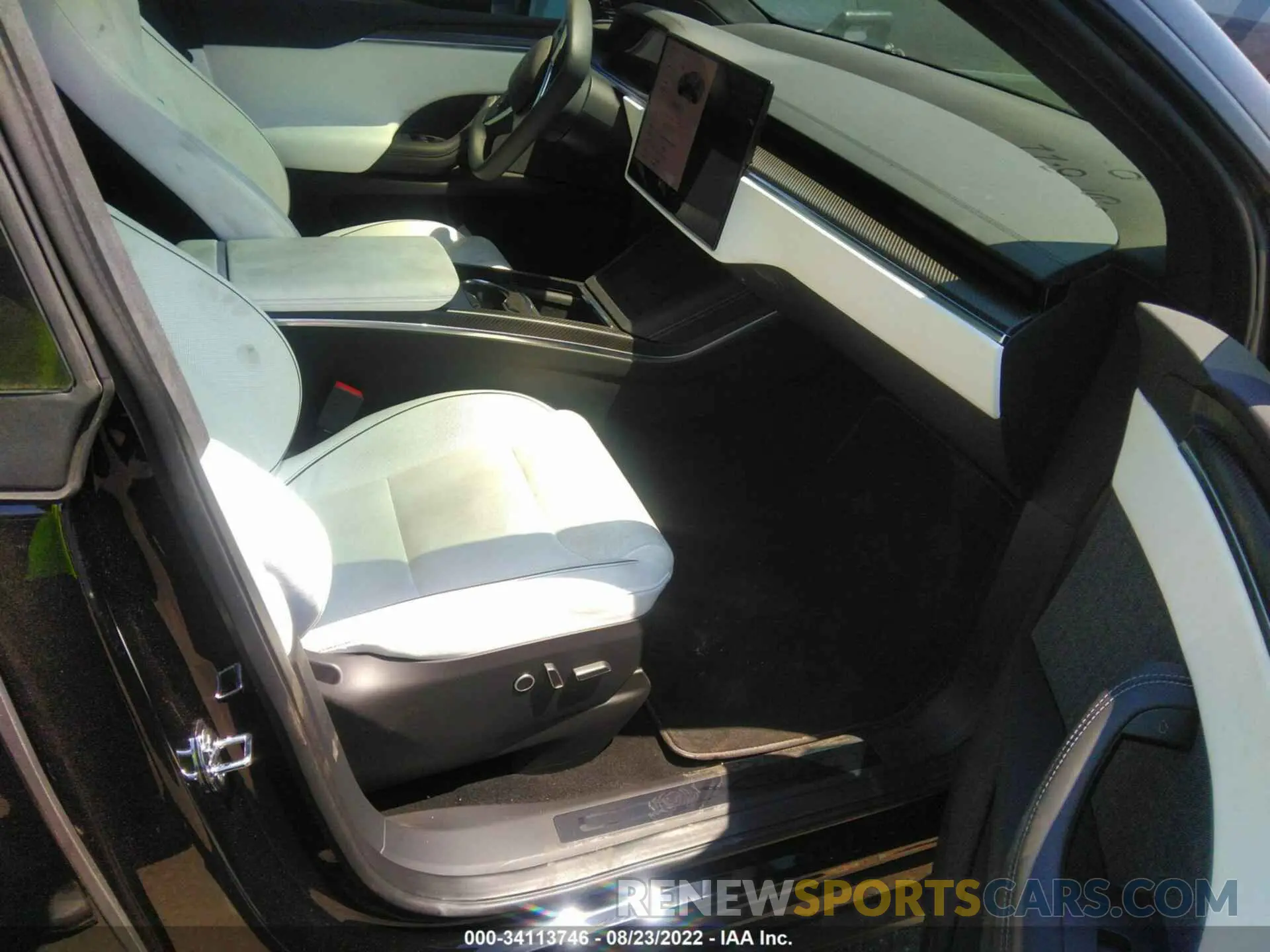 5 fotografías del automóvil dañado 7SAXCBE64NF331576 TESLA MODEL X 2022