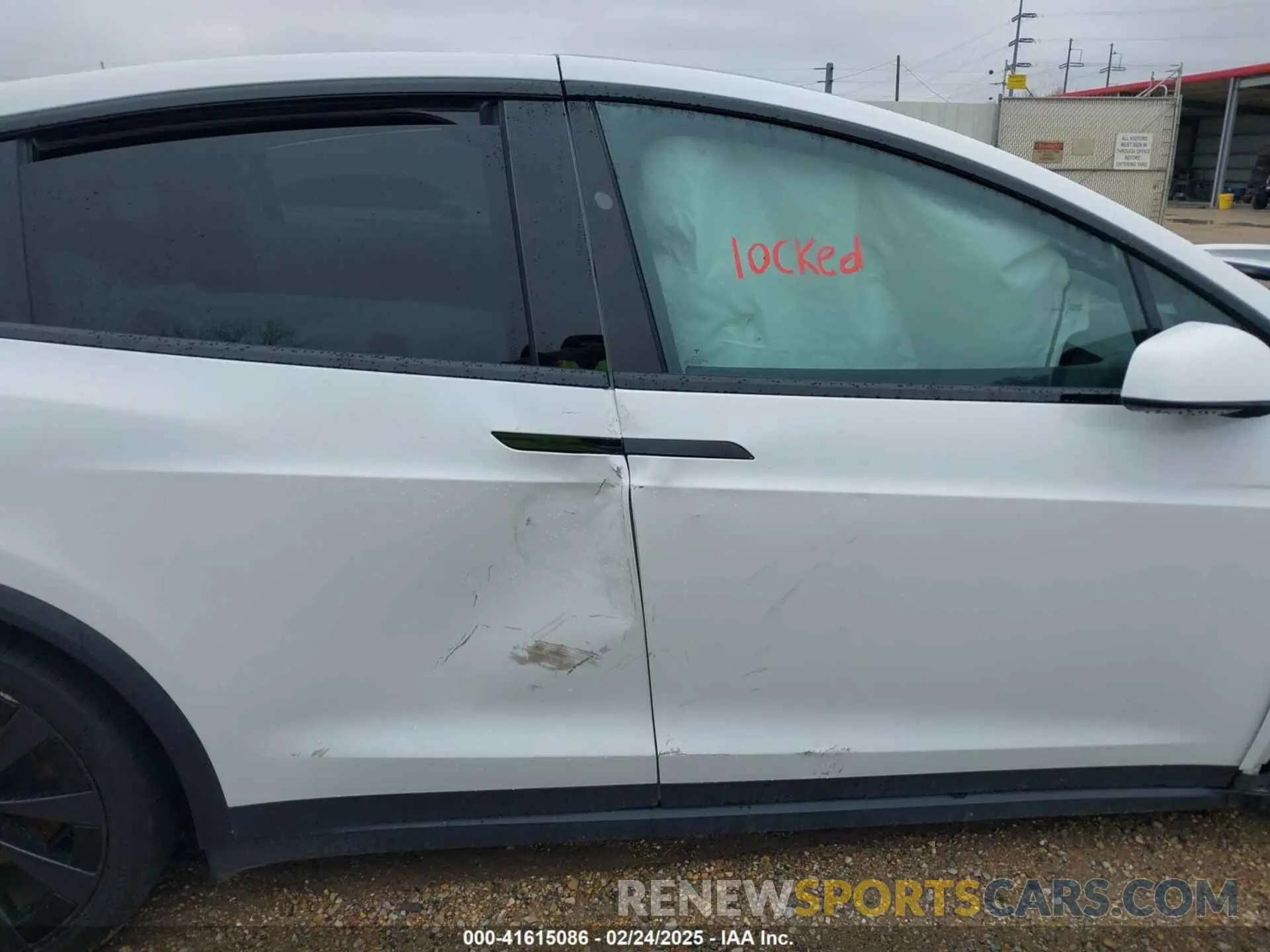 13 fotografías del automóvil dañado 7SAXCBE68NF333394 TESLA MODEL X 2022