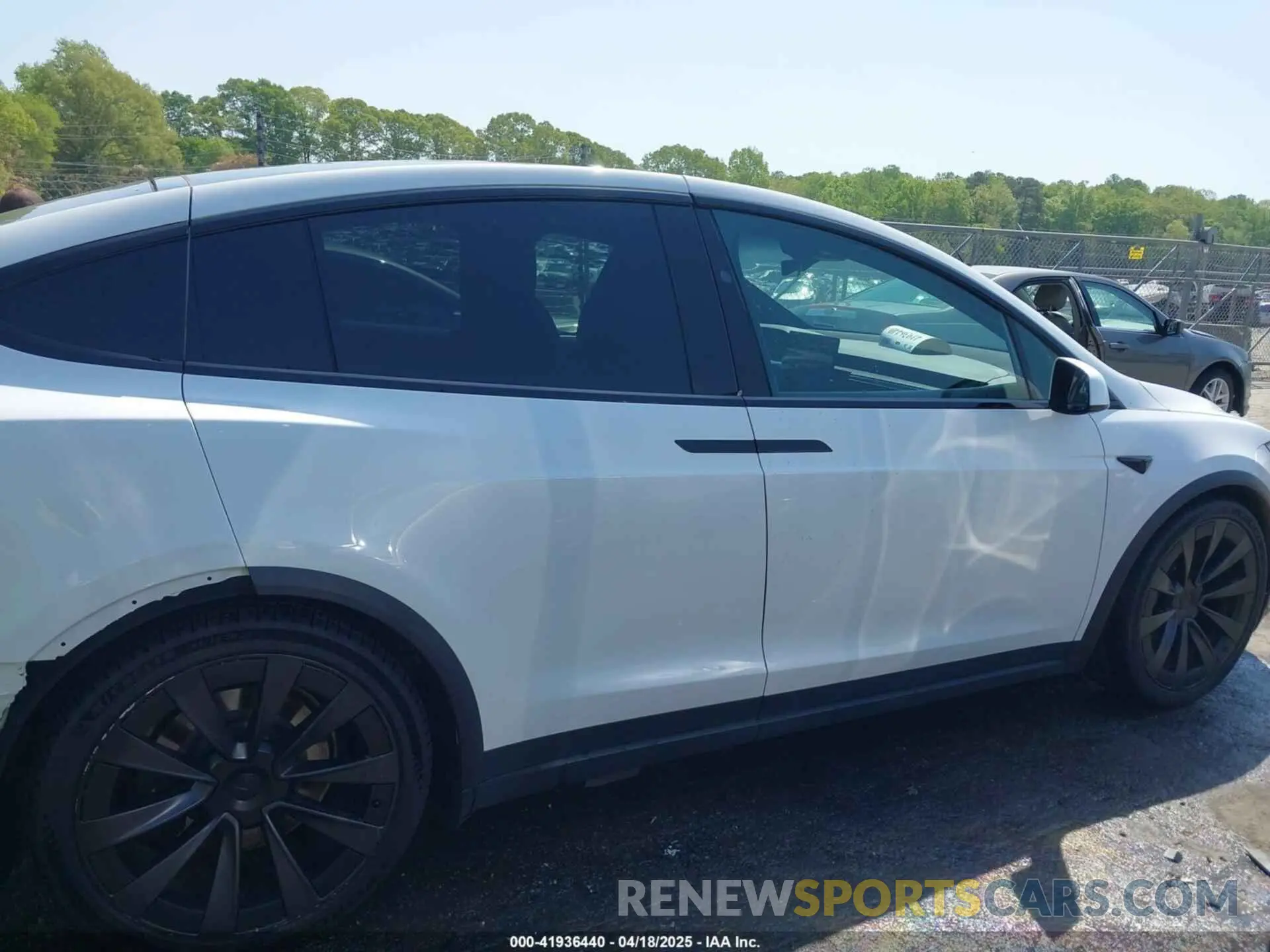 13 fotografías del automóvil dañado 7SAXCBE69NF354836 TESLA MODEL X 2022