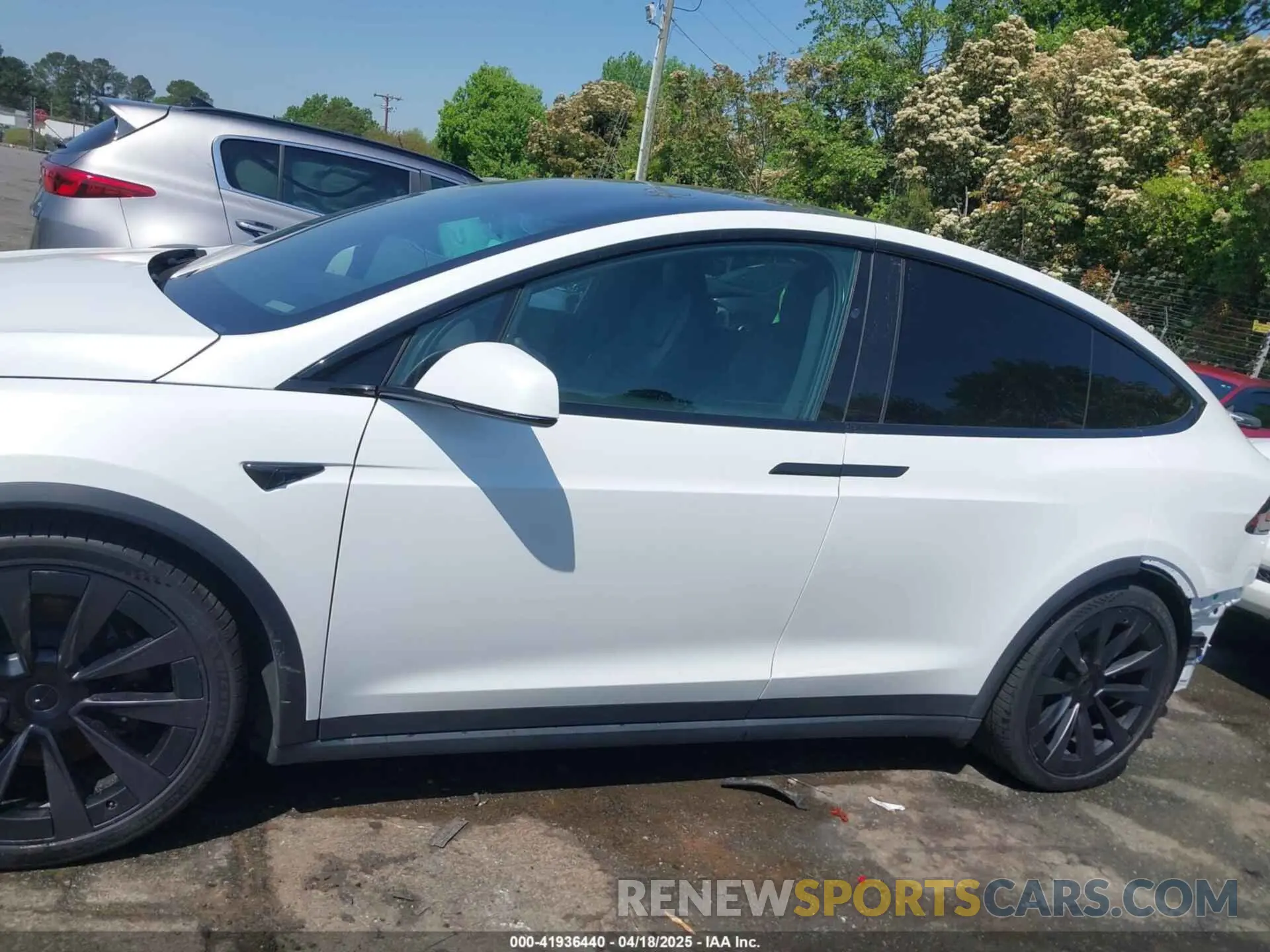 14 fotografías del automóvil dañado 7SAXCBE69NF354836 TESLA MODEL X 2022