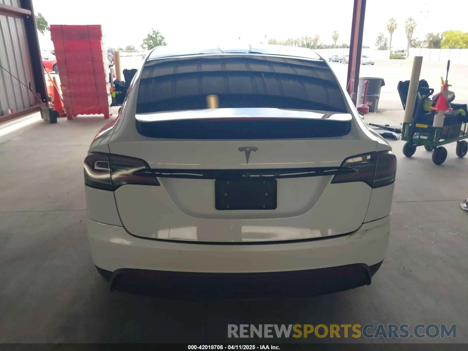 16 fotografías del automóvil dañado 7SAXCDE51NF342005 TESLA MODEL X 2022