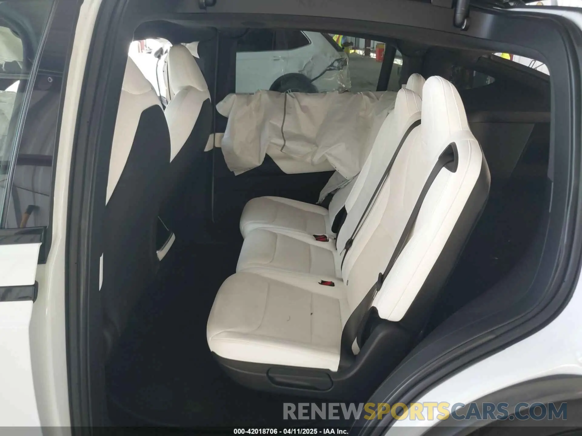 8 fotografías del automóvil dañado 7SAXCDE51NF342005 TESLA MODEL X 2022