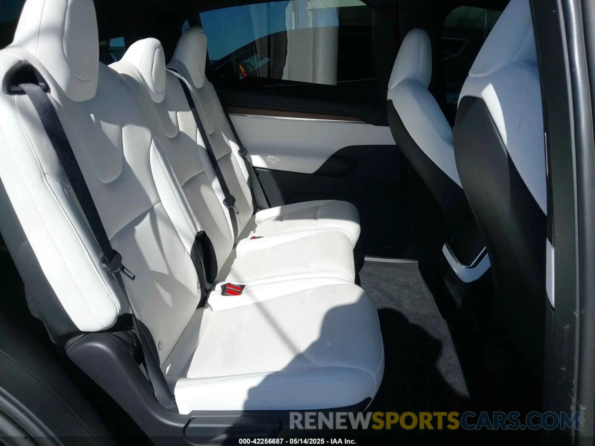 8 fotografías del automóvil dañado 7SAXCDE5XNF335585 TESLA MODEL X 2022