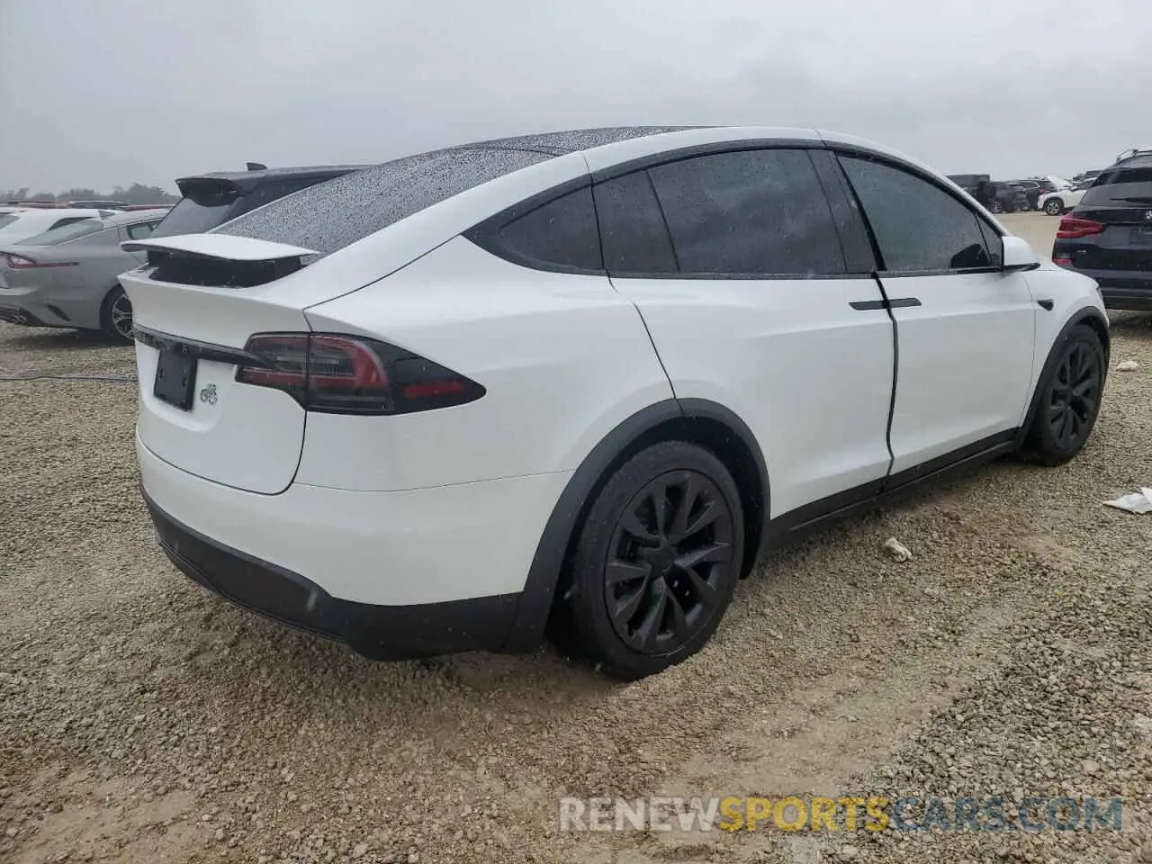 3 fotografías del automóvil dañado 7SAXCAE52PF385494 TESLA MODEL X 2023