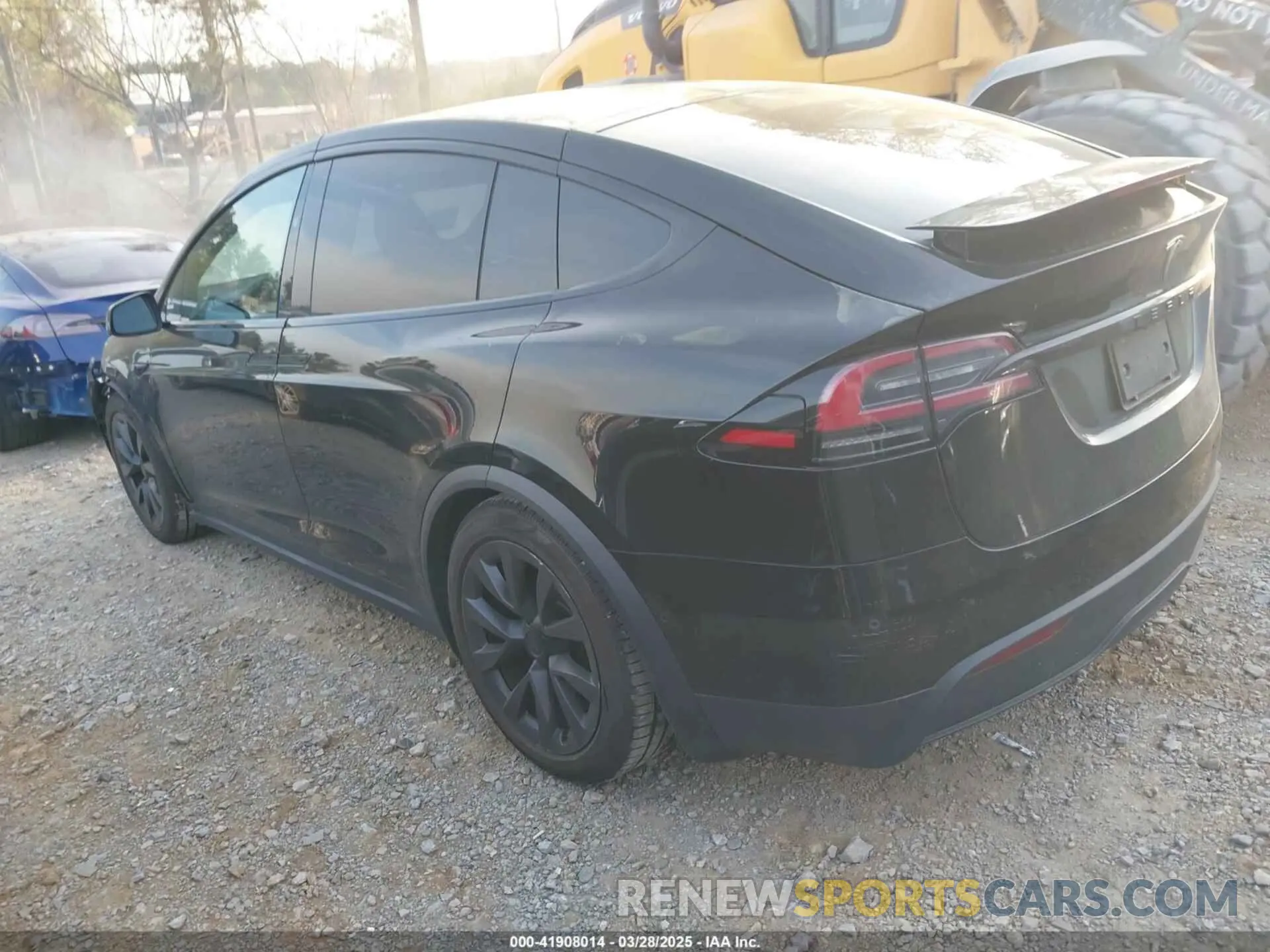 3 fotografías del automóvil dañado 7SAXCAE55PF376224 TESLA MODEL X 2023
