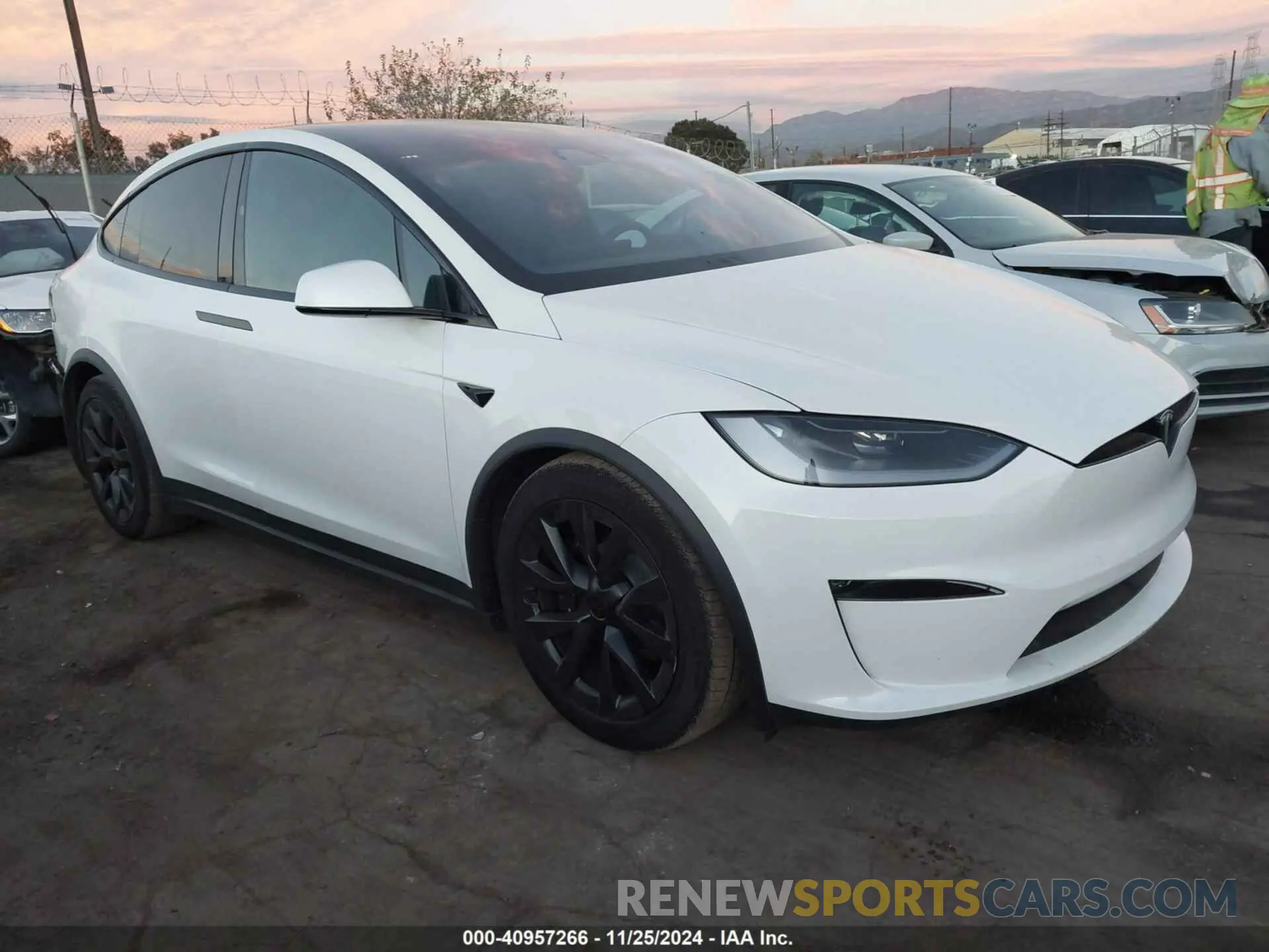 1 fotografías del automóvil dañado 7SAXCAE56PF413152 TESLA MODEL X 2023