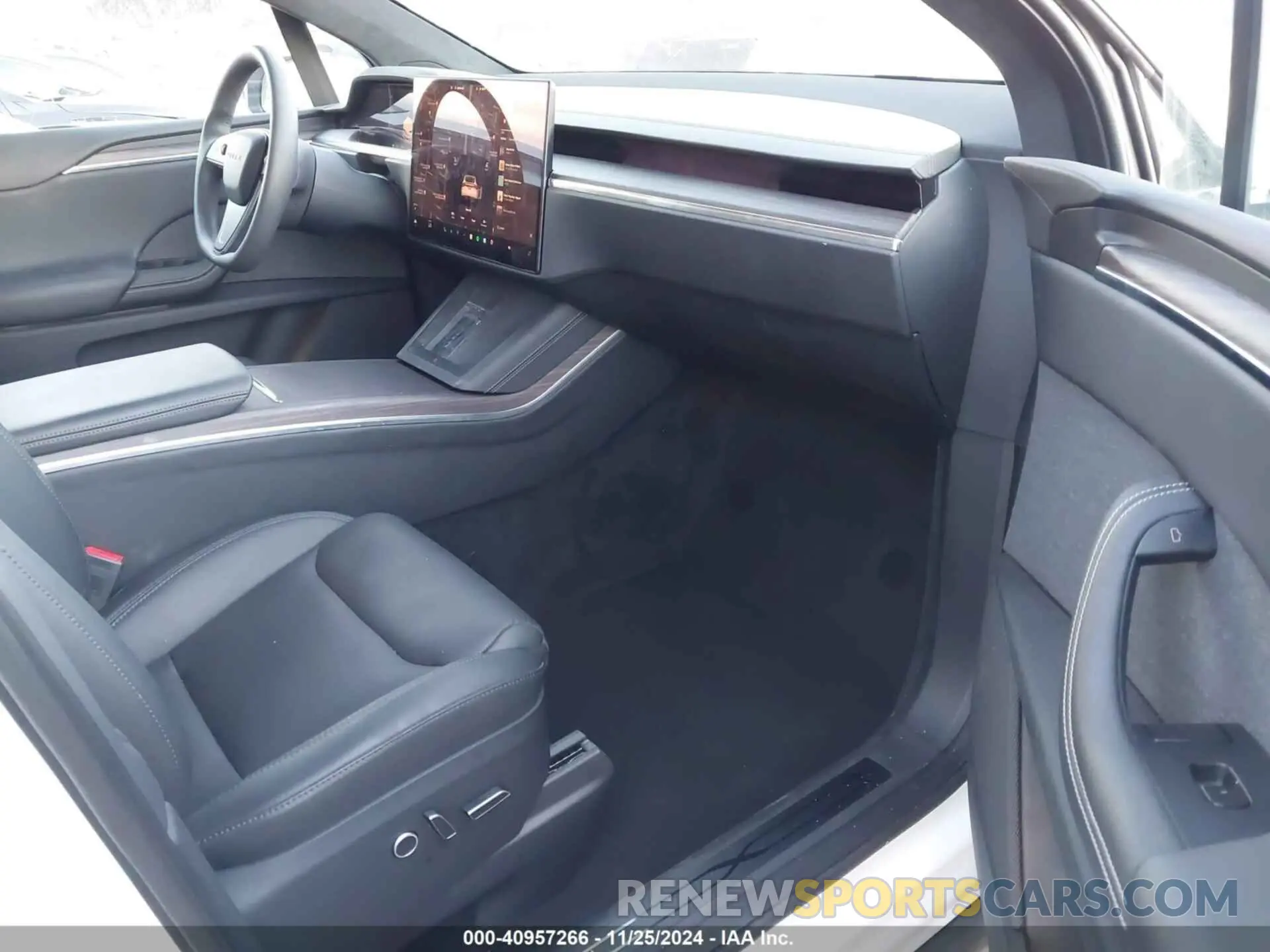 5 fotografías del automóvil dañado 7SAXCAE56PF413152 TESLA MODEL X 2023
