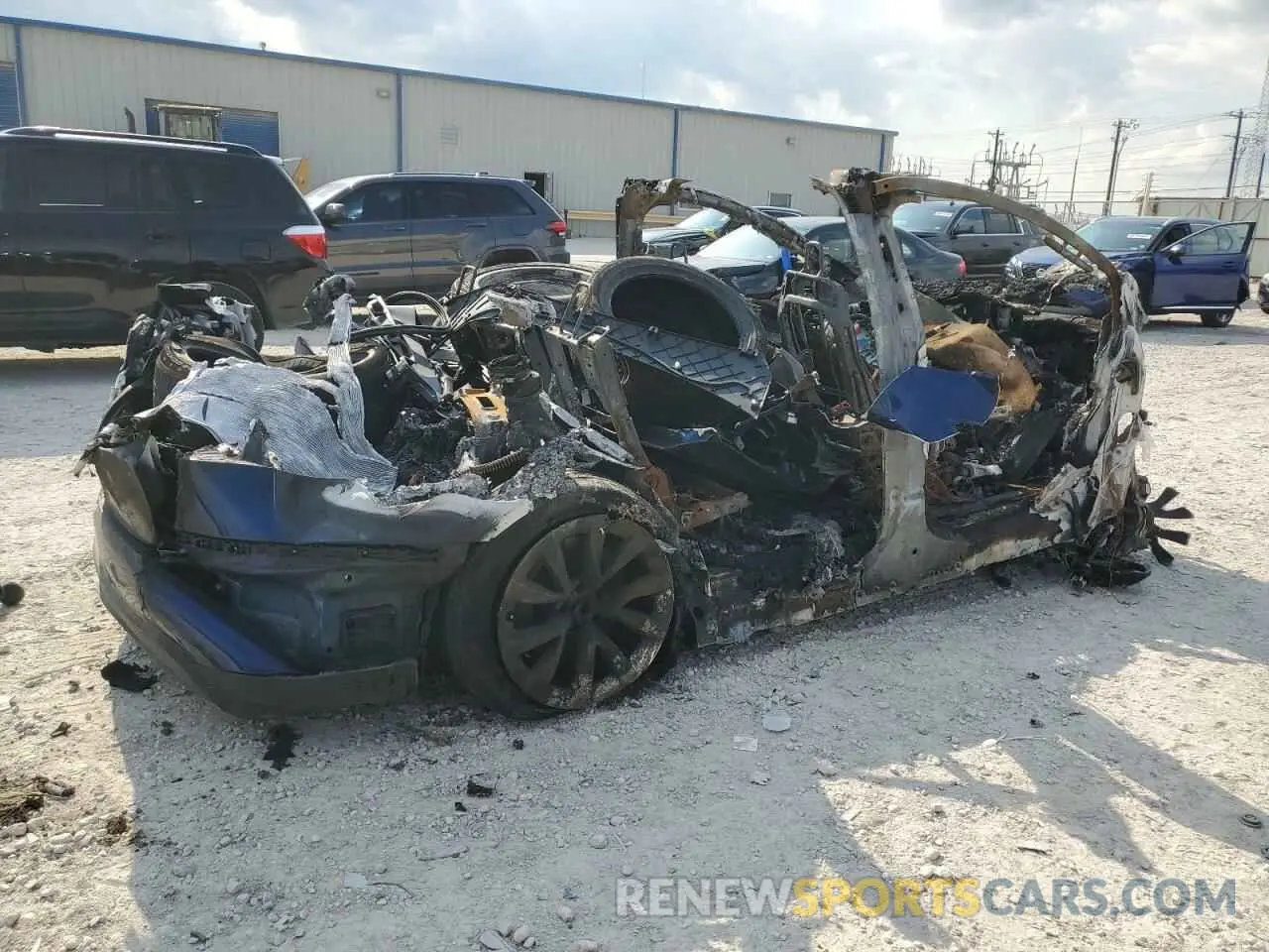 3 fotografías del automóvil dañado 7SAXCAE57PF404881 TESLA MODEL X 2023