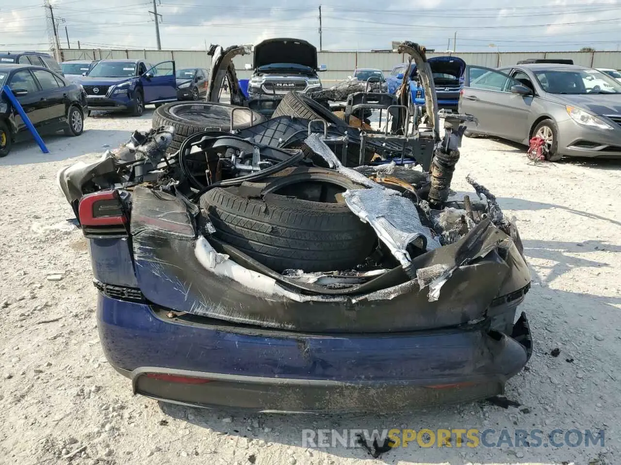 6 fotografías del automóvil dañado 7SAXCAE57PF404881 TESLA MODEL X 2023