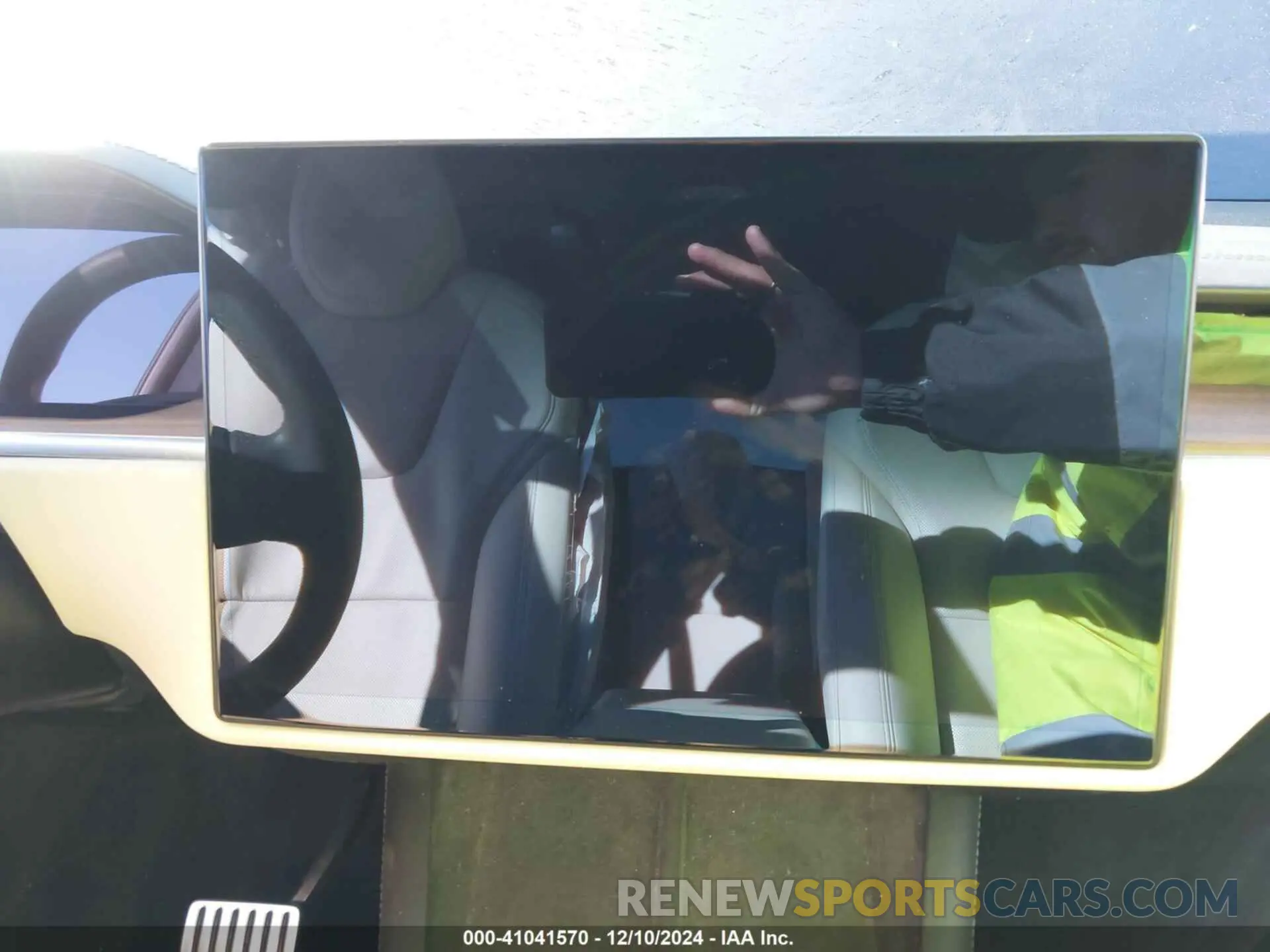 17 fotografías del automóvil dañado 7SAXCAE58PF395981 TESLA MODEL X 2023
