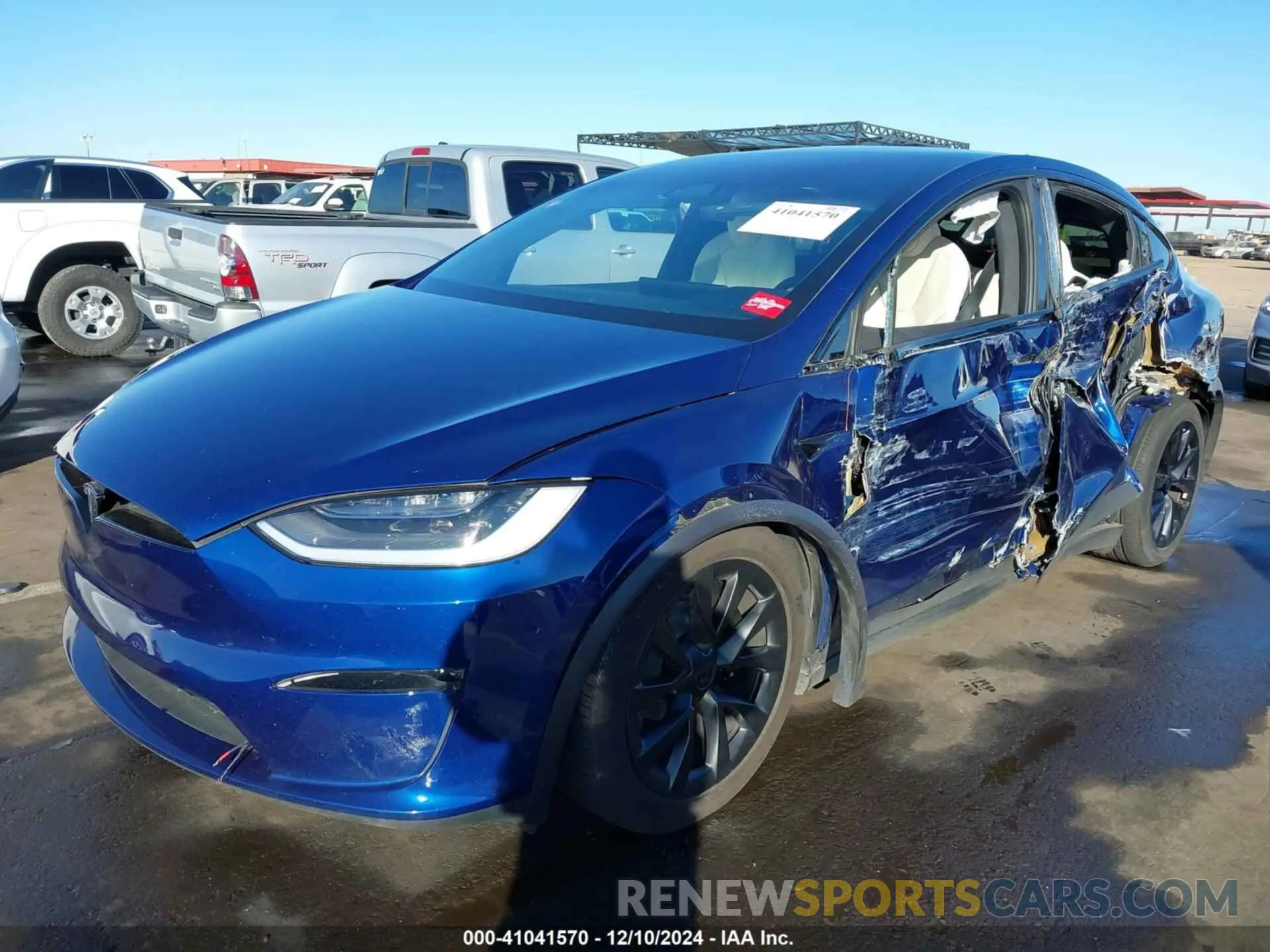 2 fotografías del automóvil dañado 7SAXCAE58PF395981 TESLA MODEL X 2023