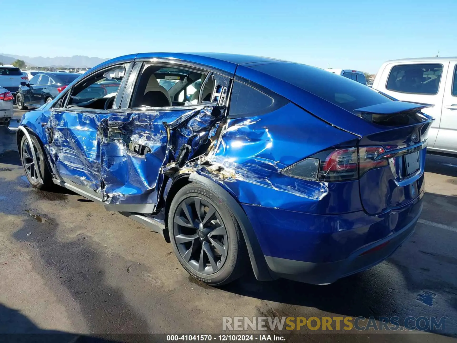 3 fotografías del automóvil dañado 7SAXCAE58PF395981 TESLA MODEL X 2023