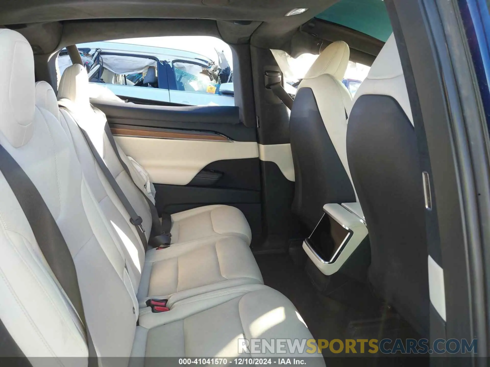 8 fotografías del automóvil dañado 7SAXCAE58PF395981 TESLA MODEL X 2023