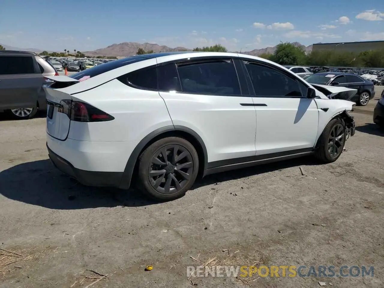 3 fotografías del automóvil dañado 7SAXCAE58PF428218 TESLA MODEL X 2023