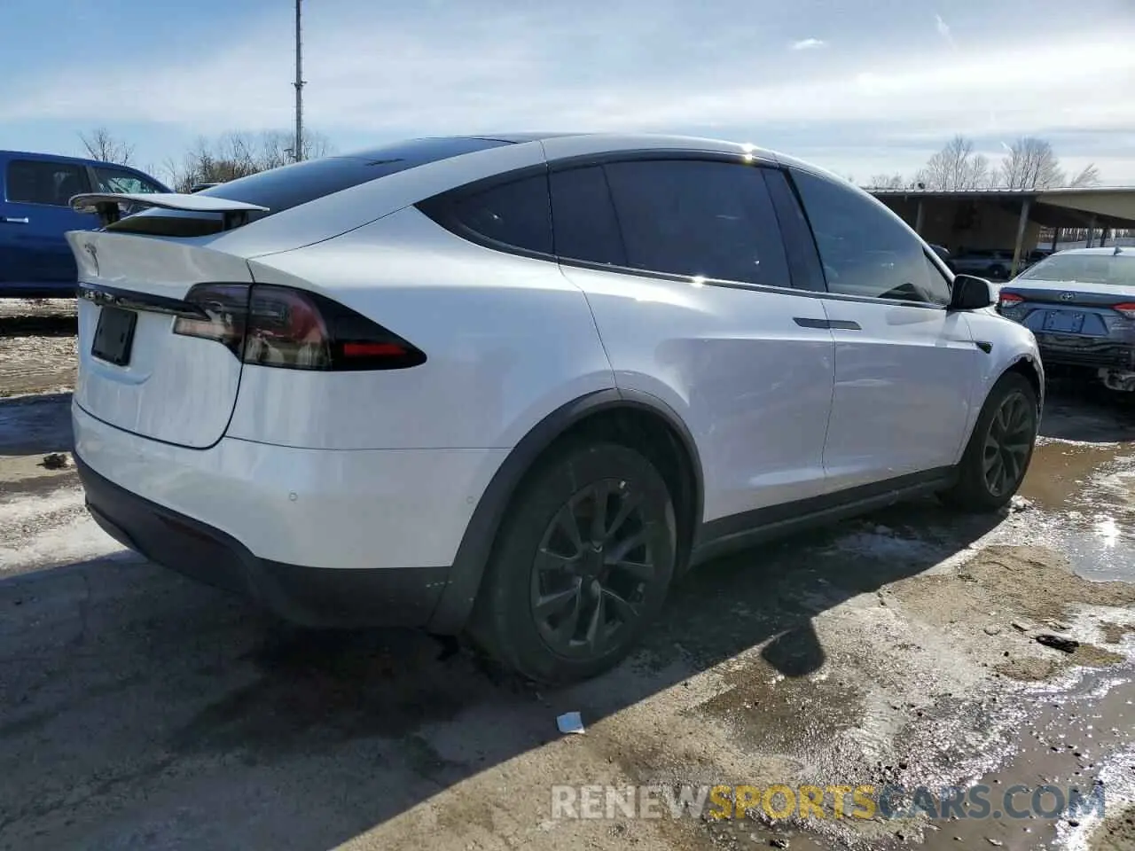 3 fotografías del automóvil dañado 7SAXCAE59PF367672 TESLA MODEL X 2023