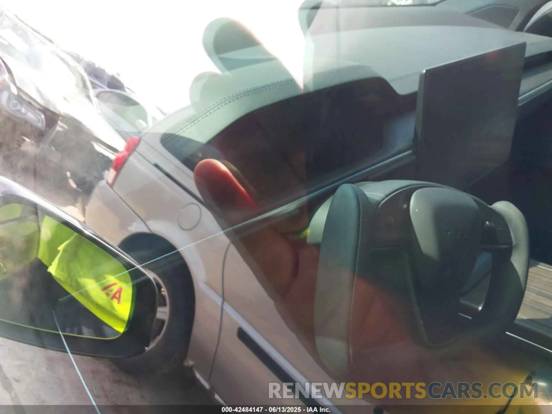 14 fotografías del automóvil dañado 7SAXCAE59PF400623 TESLA MODEL X 2023