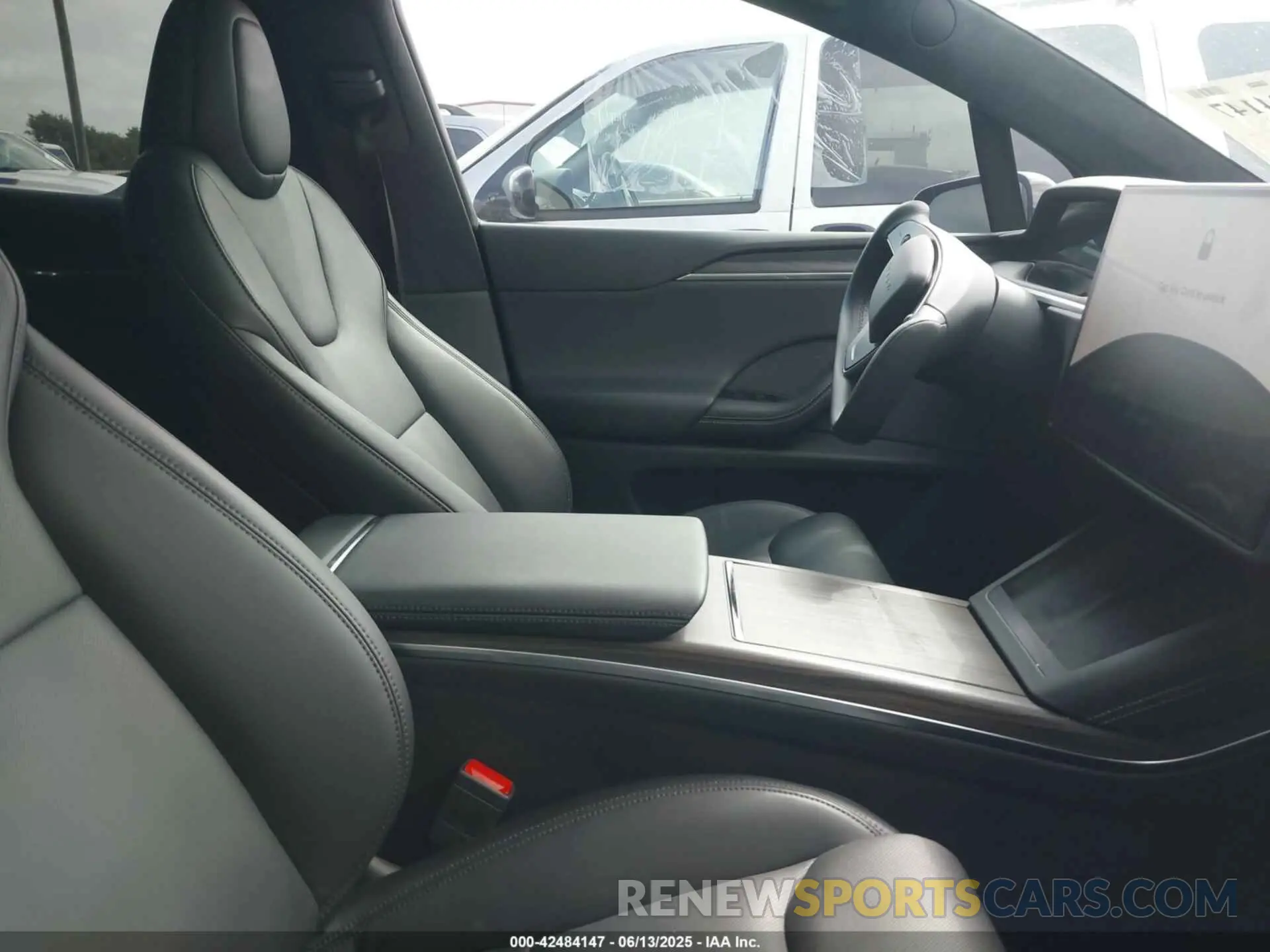 5 fotografías del automóvil dañado 7SAXCAE59PF400623 TESLA MODEL X 2023