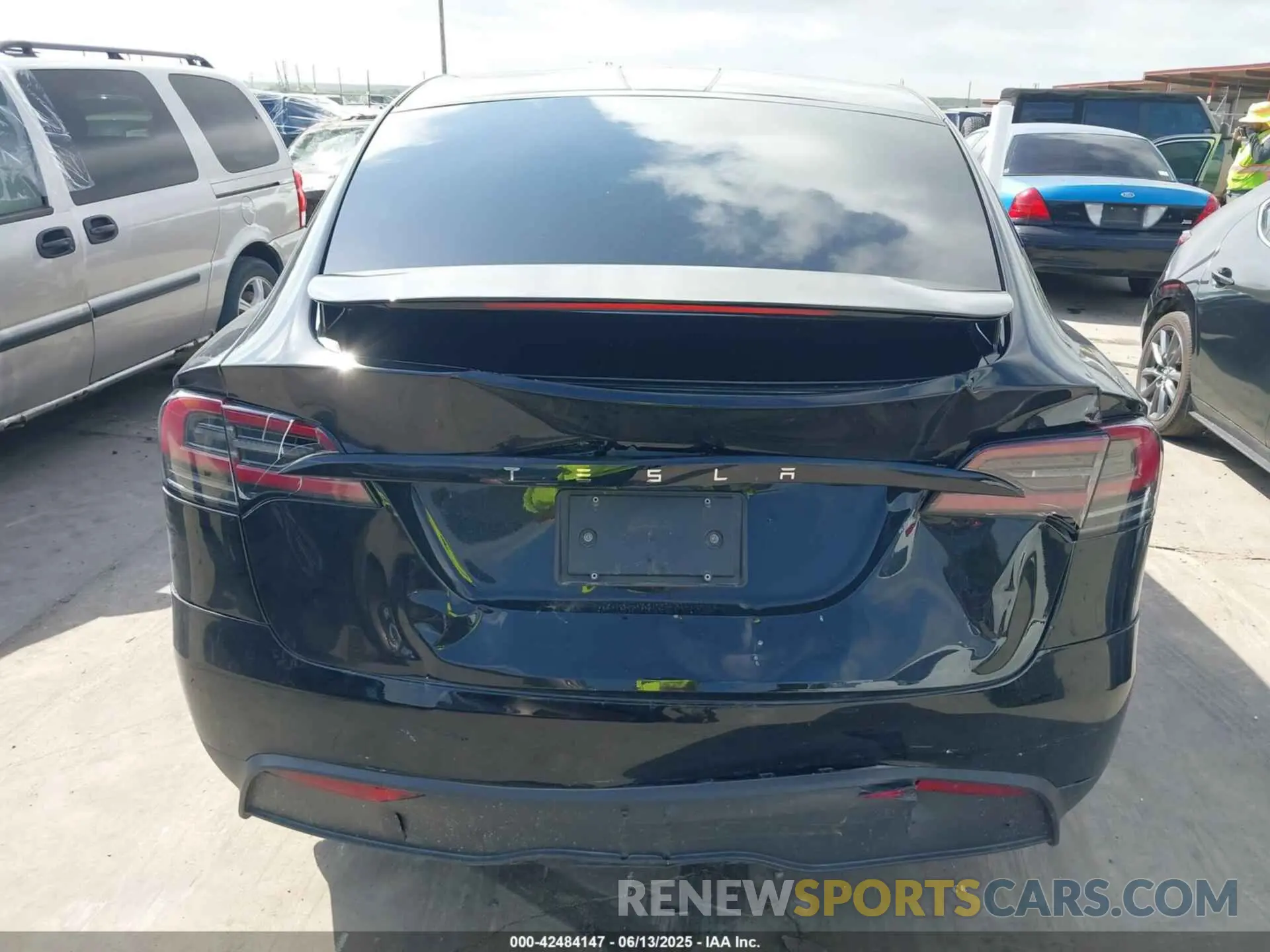 6 fotografías del automóvil dañado 7SAXCAE59PF400623 TESLA MODEL X 2023