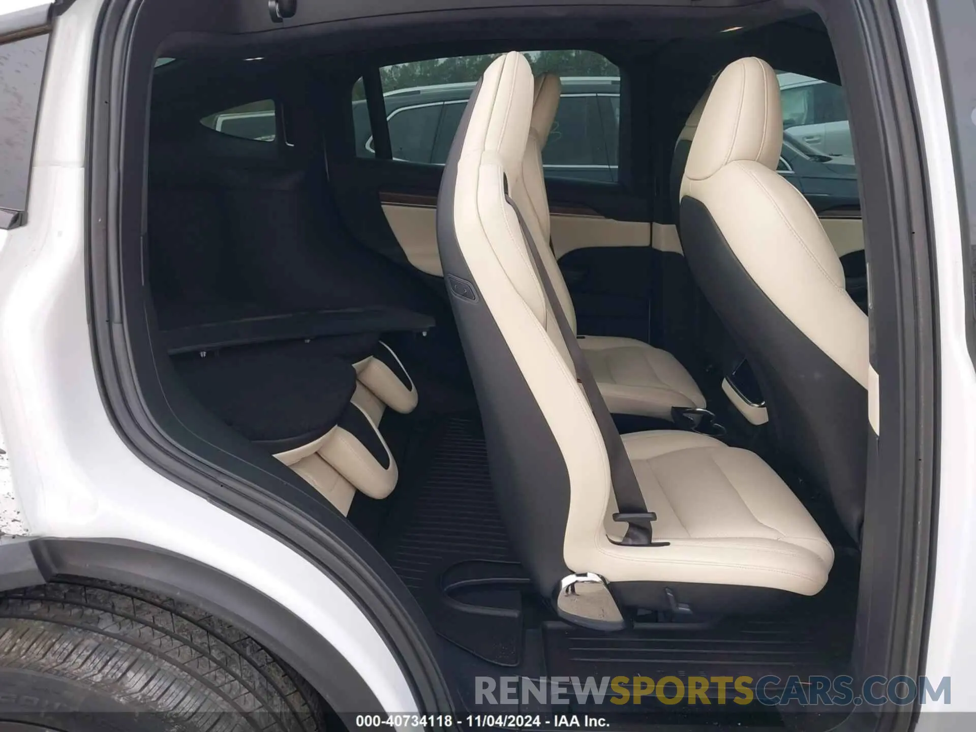 8 fotografías del automóvil dañado 7SAXCBE51PF397027 TESLA MODEL X 2023