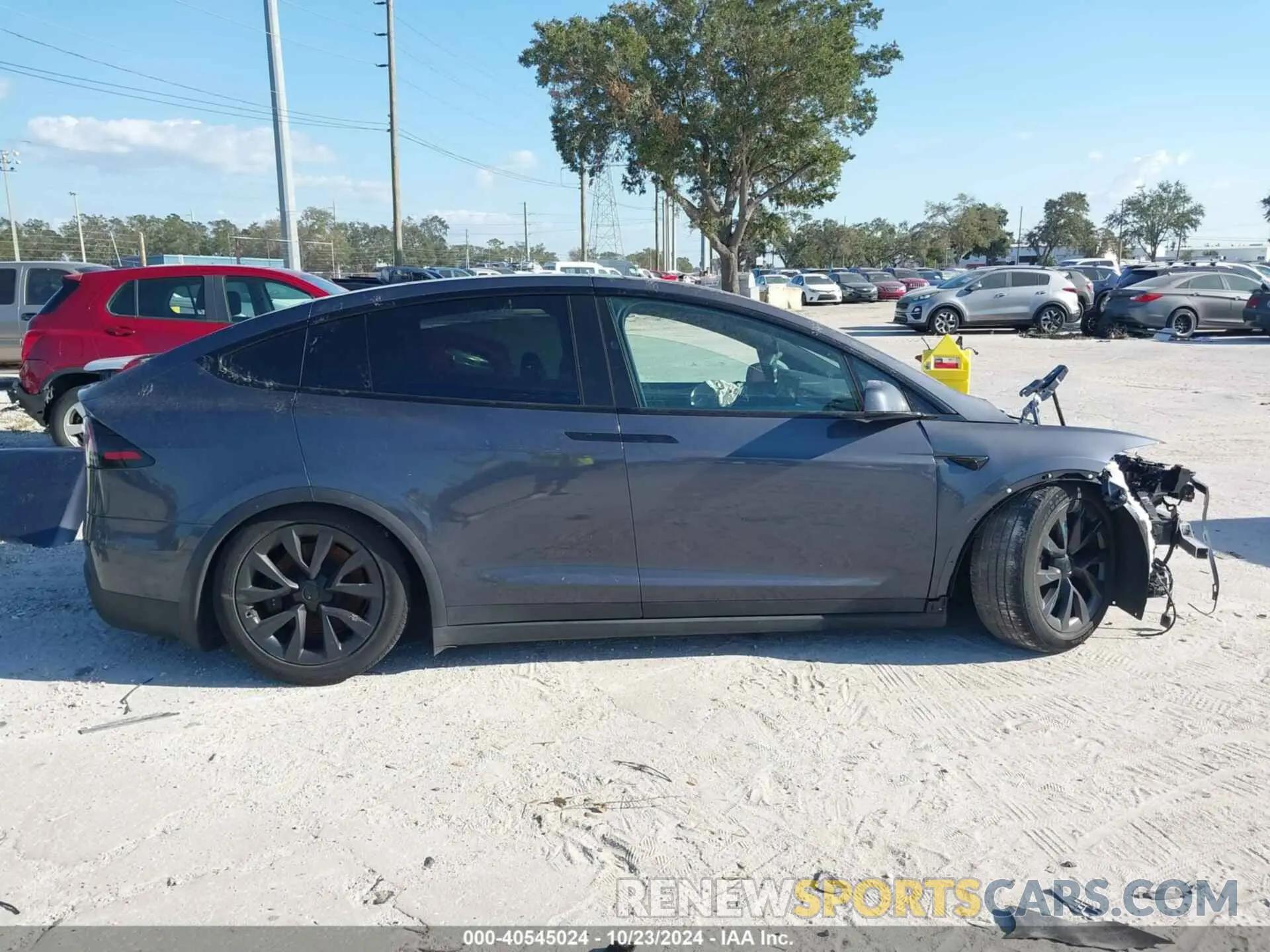 14 fotografías del automóvil dañado 7SAXCBE52PF385047 TESLA MODEL X 2023