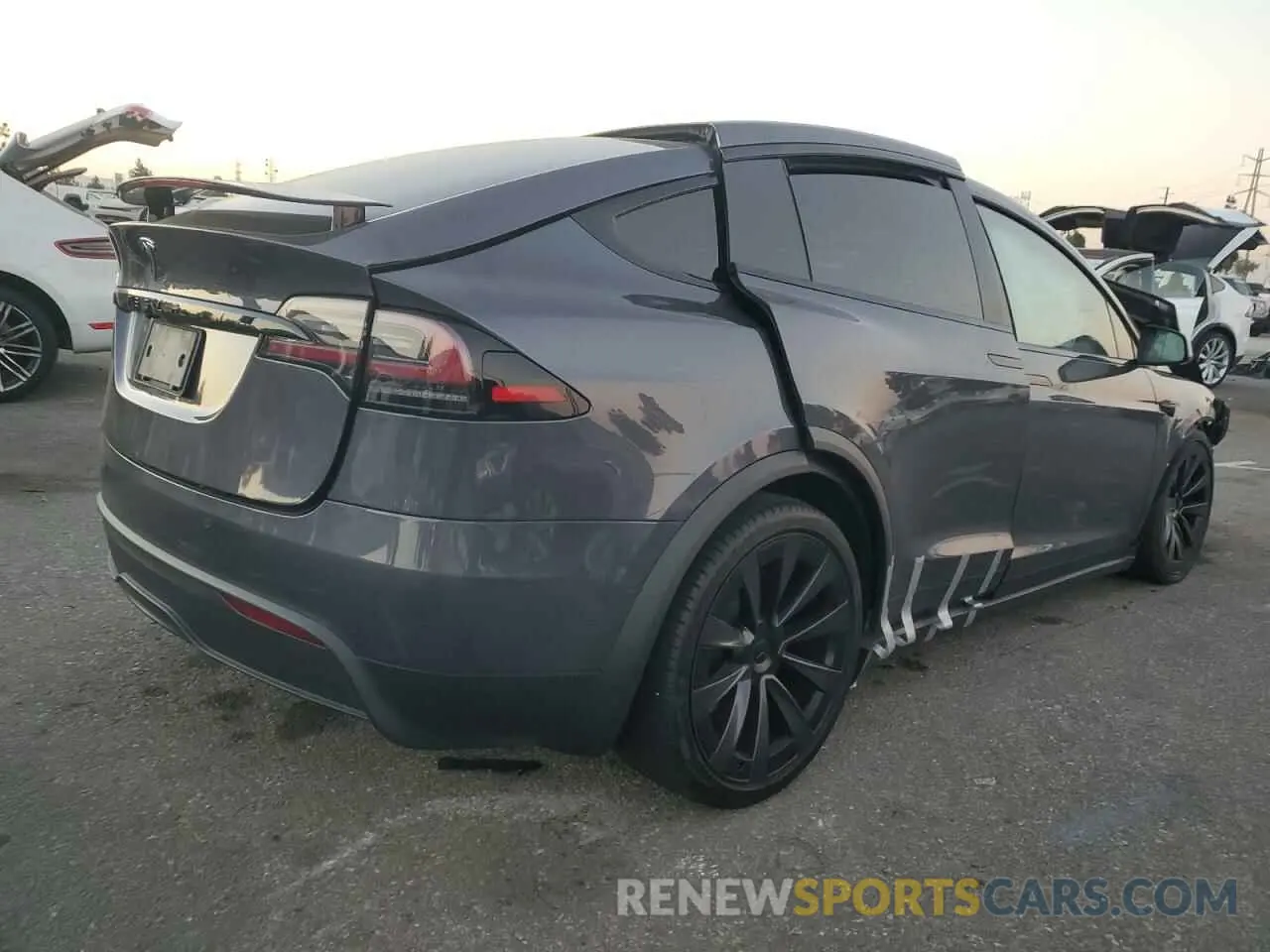 3 fotografías del automóvil dañado 7SAXCBE55PF381834 TESLA MODEL X 2023