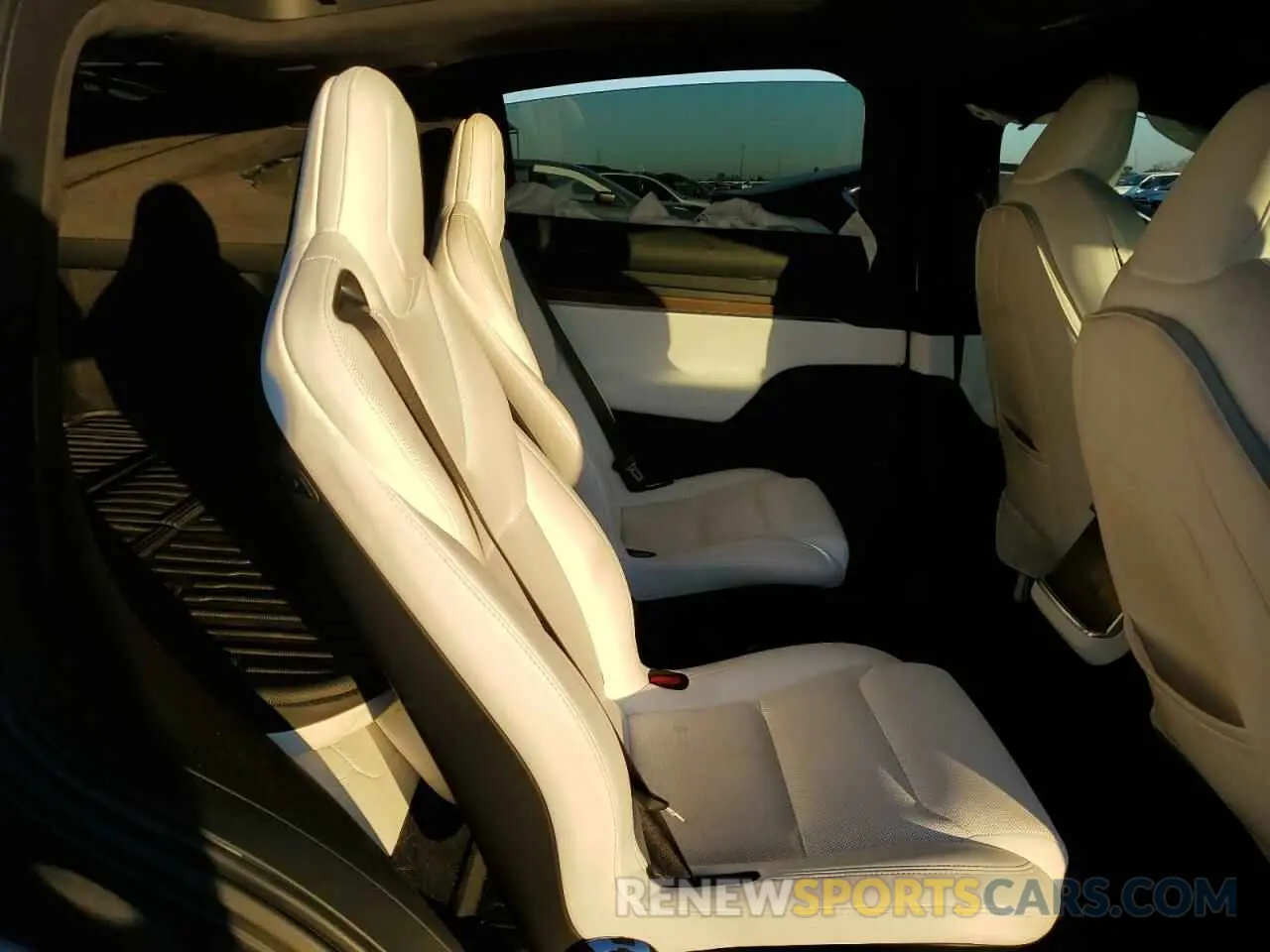 11 fotografías del automóvil dañado 7SAXCBE55PF388816 TESLA MODEL X 2023