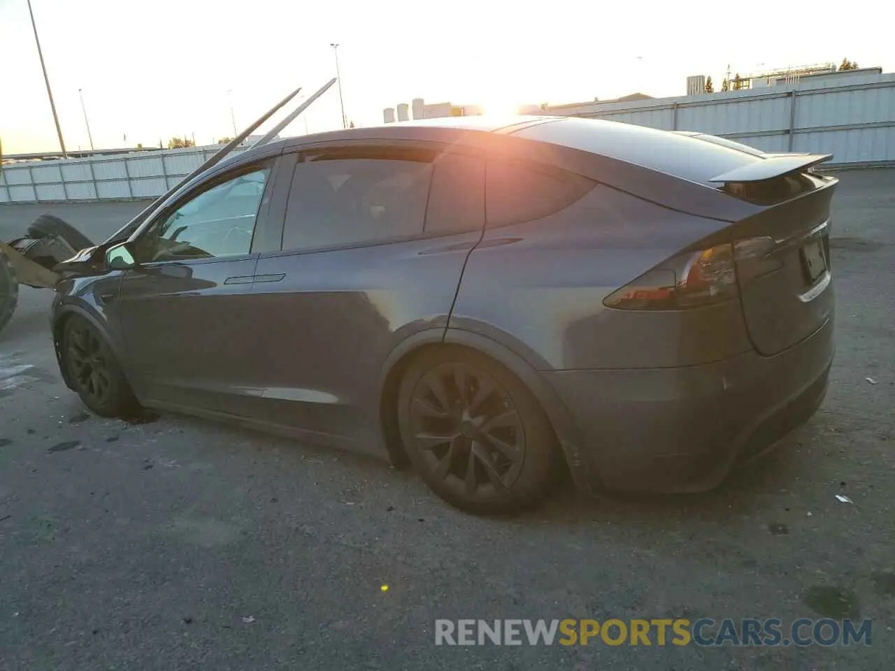 2 fotografías del automóvil dañado 7SAXCBE55PF388816 TESLA MODEL X 2023