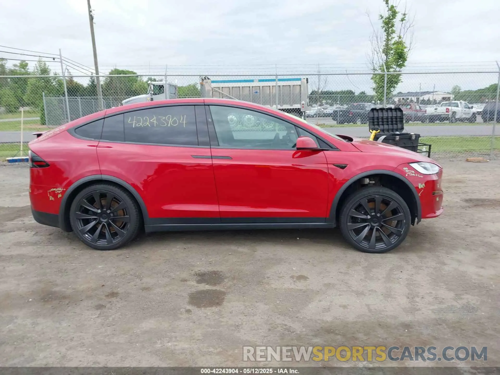 13 fotografías del automóvil dañado 7SAXCBE56PF368087 TESLA MODEL X 2023