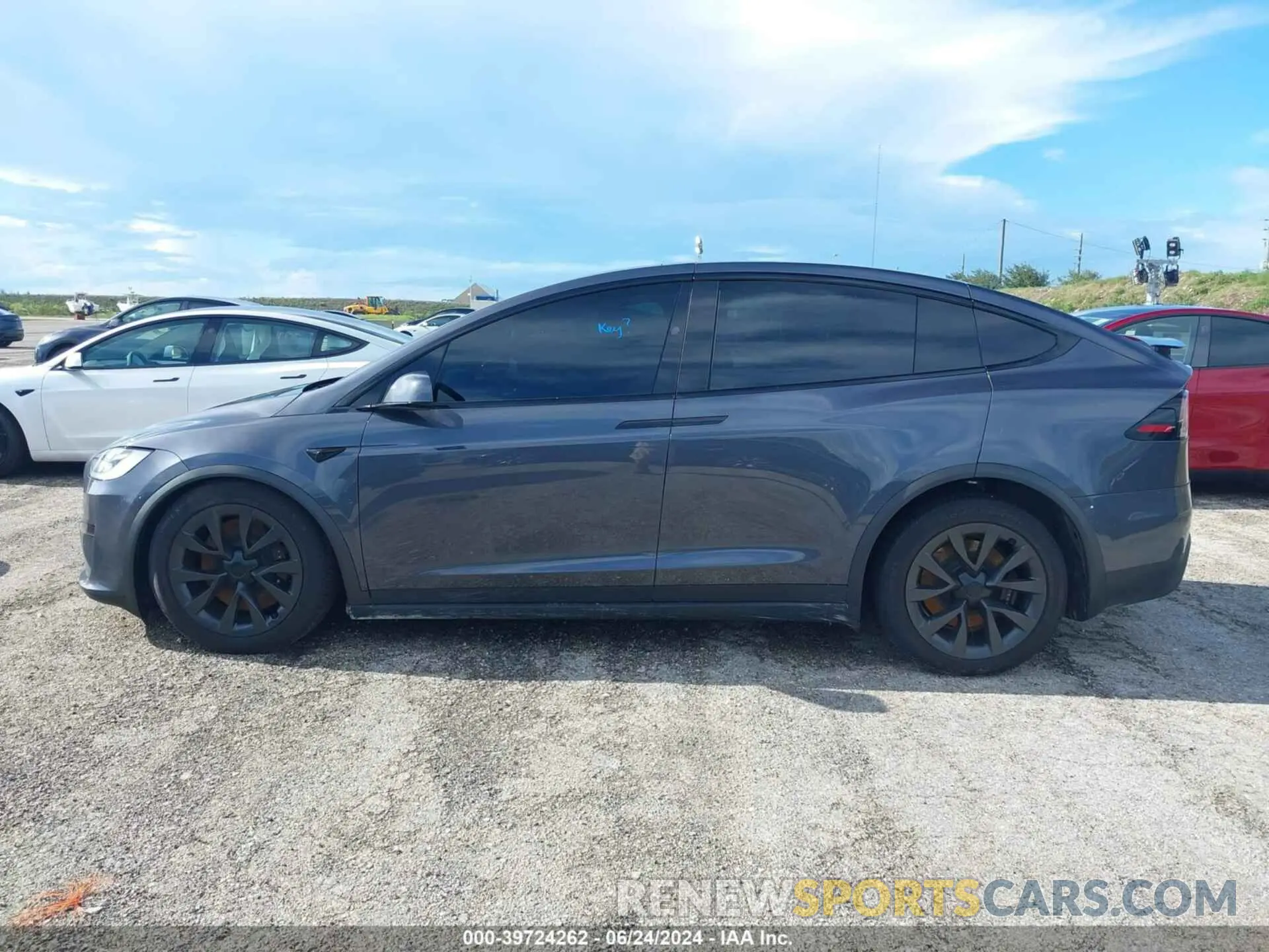11 fotografías del automóvil dañado 7SAXCBE56PF402710 TESLA MODEL X 2023